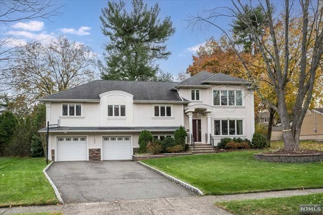 Glen Rock, NJ 07452,165 Chadwick Place