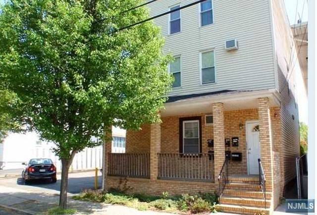 East Rutherford, NJ 07073,122 Clinton Place #3rd Floor #6