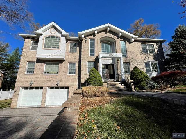 Demarest, NJ 07627,8 Glenwood Avenue