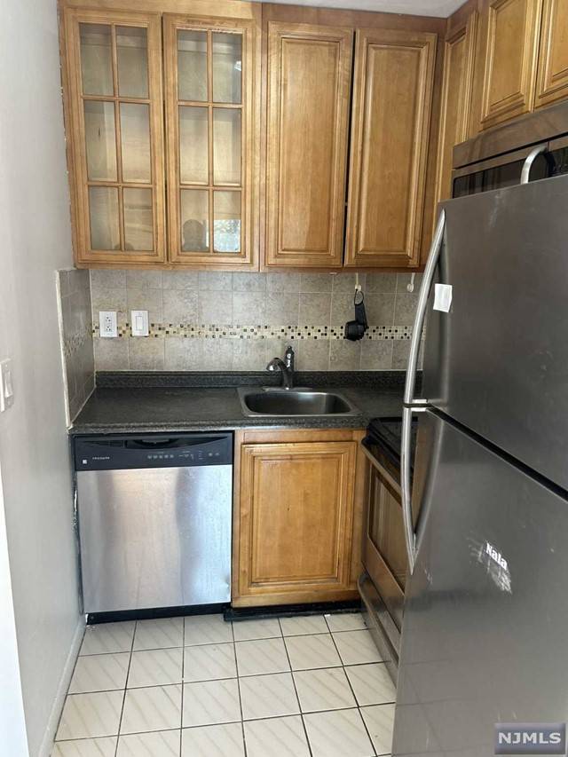 Hackensack, NJ 07601,245 Anderson Street #2D