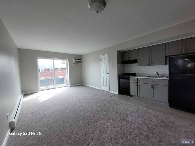 Hackensack, NJ 07601,125 Lawrence Street #8A