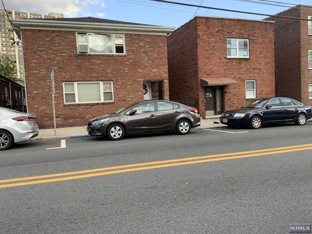 Cliffside Park, NJ 07010,248 Palisade Avenue #2