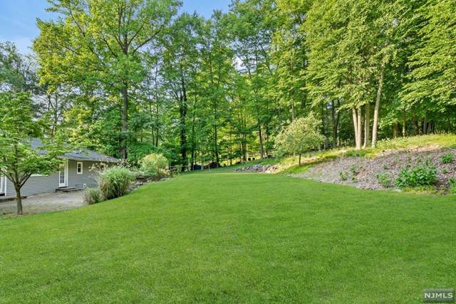 Upper Saddle River, NJ 07458,32 Lilline Lane