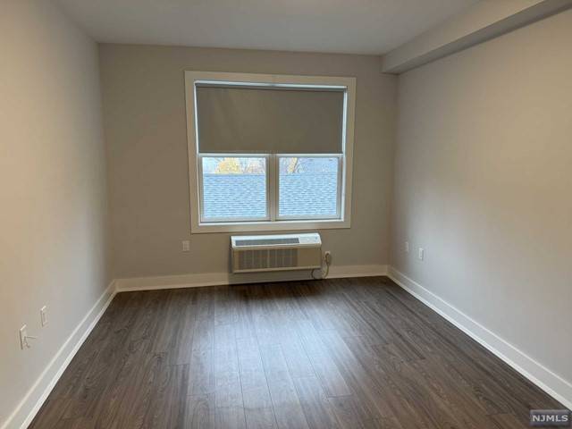 Fort Lee, NJ 07024,1685 Bergen Boulevard #408