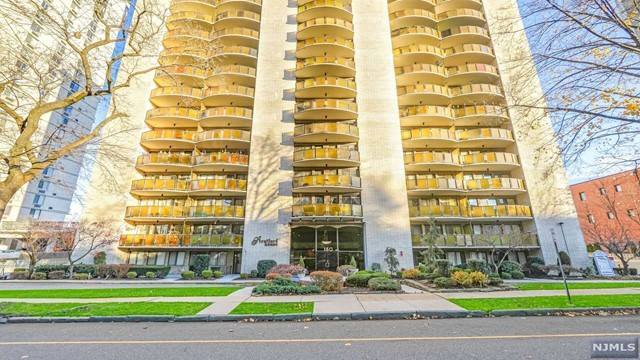 Hackensack, NJ 07601,150 Overlook Avenue #3F