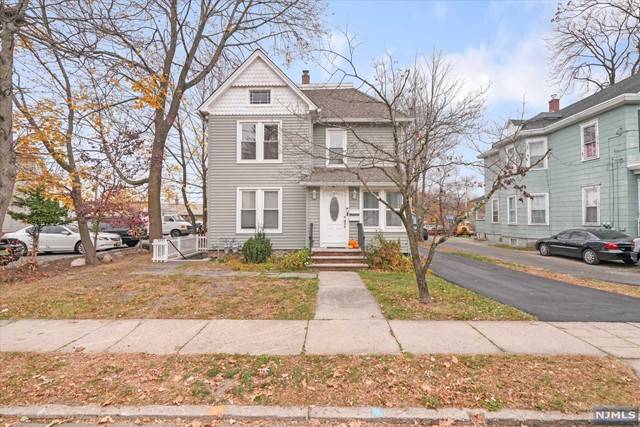 Ramsey, NJ 07446,20 Maple Street