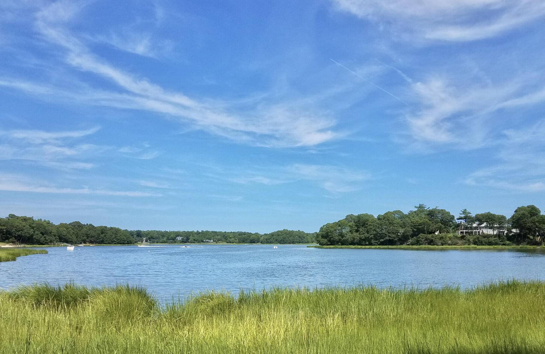 Buzzards Bay, MA 02532,14 Lewis Point RD