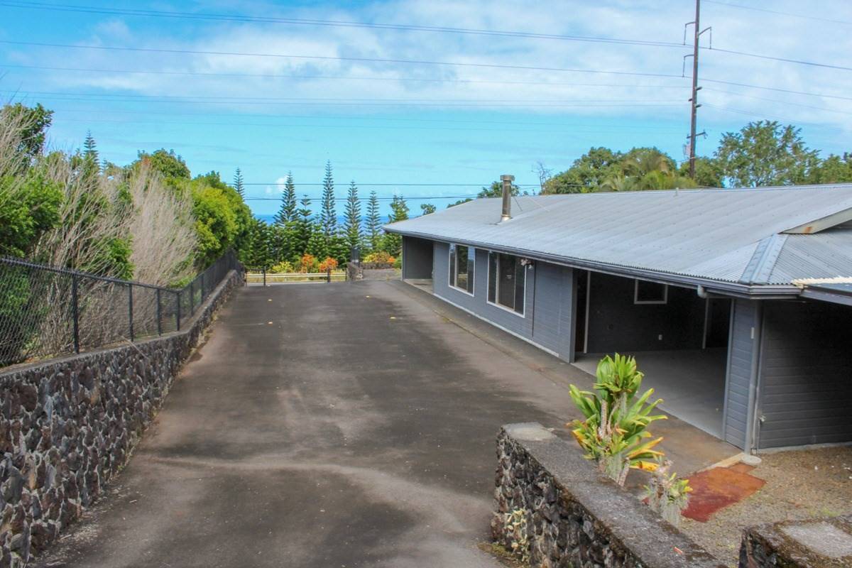 Laupahoehoe, HI 96764,36-2705 HAWAII BELT RD