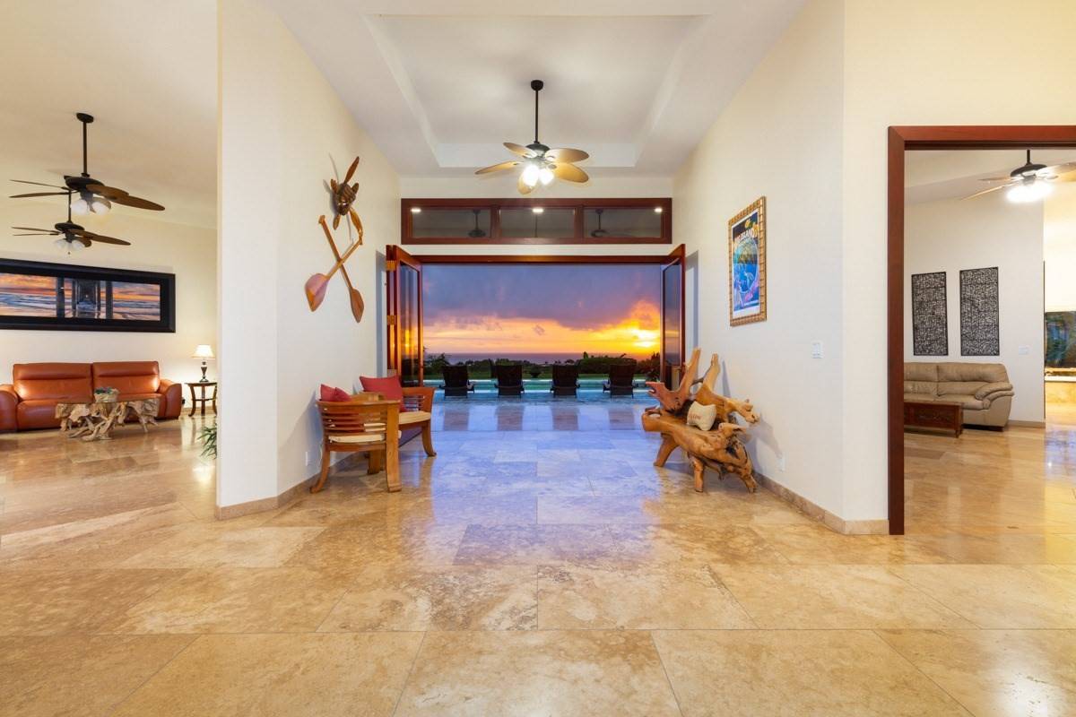 Kailua-Kona, HI 96740,77-407 HOOMALUHIA DR