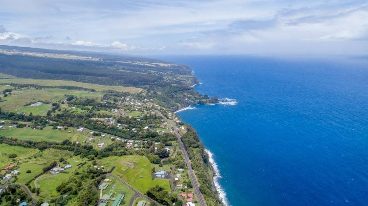 Laupahoehoe, HI 96764,35-2066 NANU ST