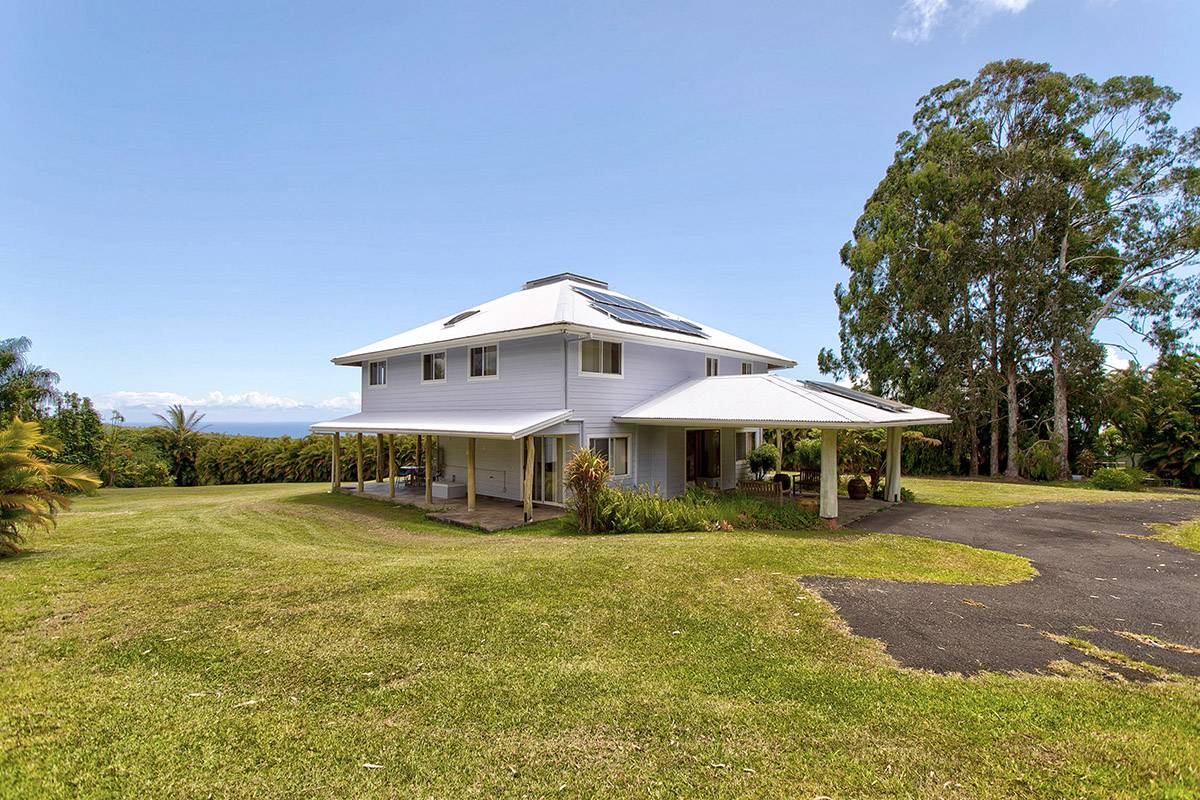 Laupahoehoe, HI 96764,36-415 MANOWAIOPAE HOMESTEAD RD