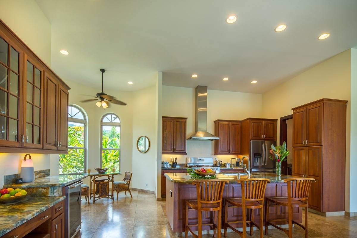 Kailua-Kona, HI 96740,77-407 HOOMALUHIA DR