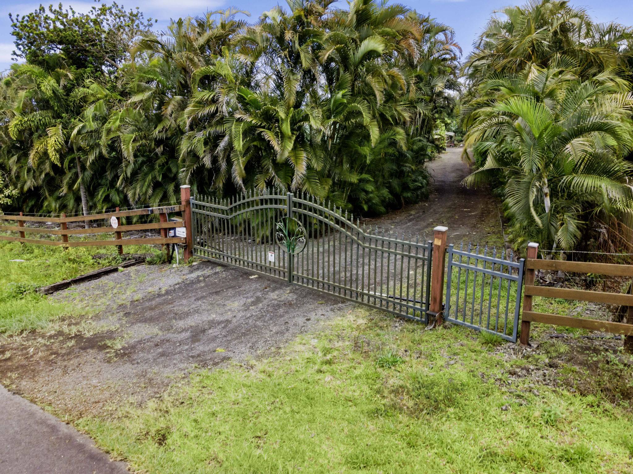 Kailua-Kona, HI 96740,73-1385 KINOULU PL