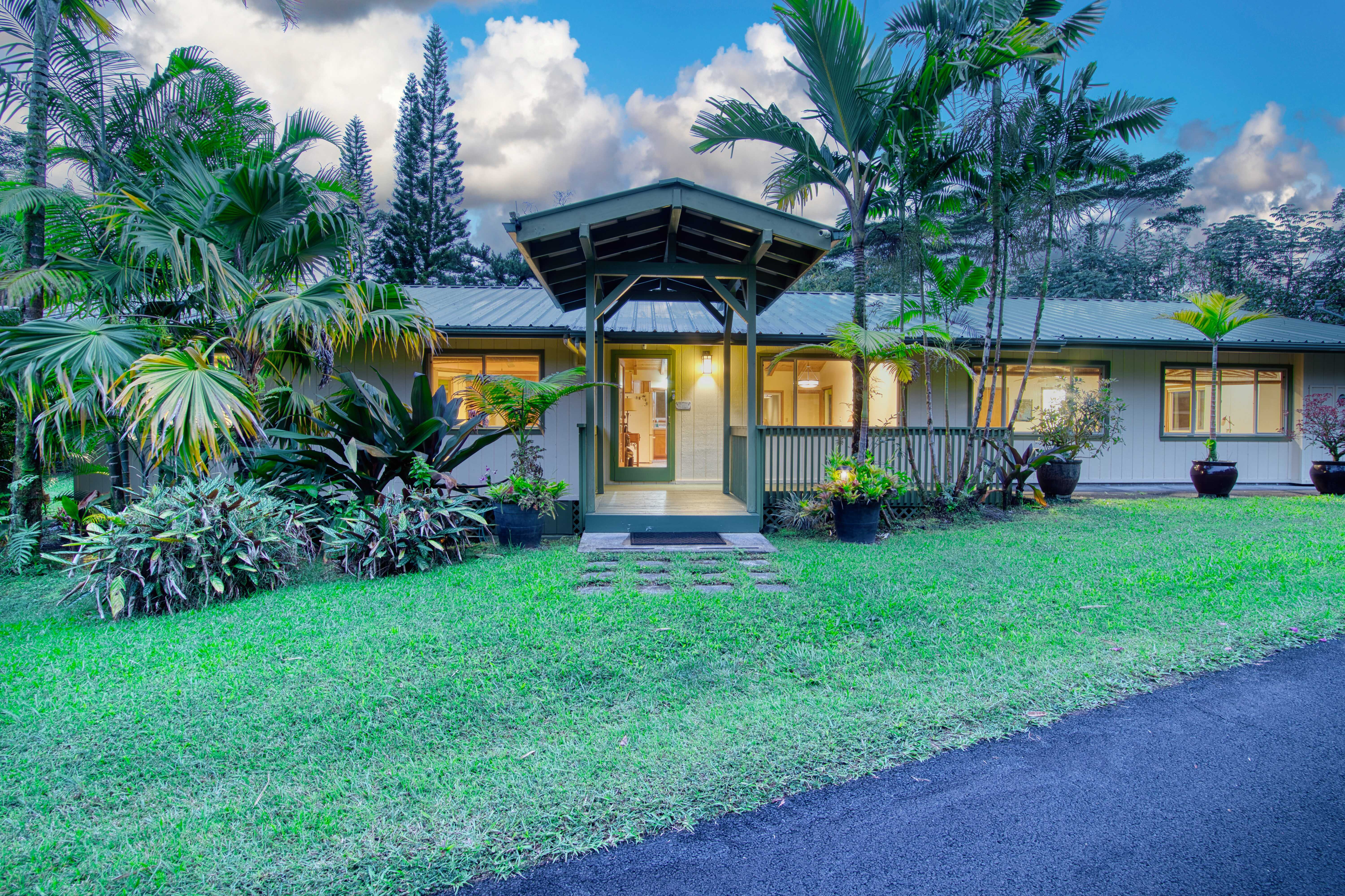 Pahoa, HI 96778,13-979 KAHUKAI ST