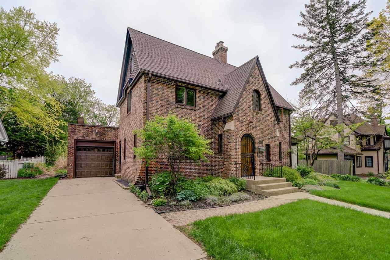 Madison, WI 53711,729 HURON HILL