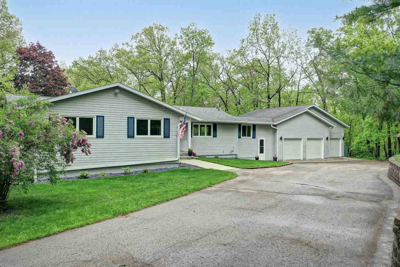 Verona, WI 53593,8157 Windy Oak Ln