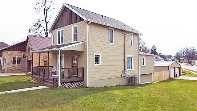 Mauston, WI 53948,602 W State St