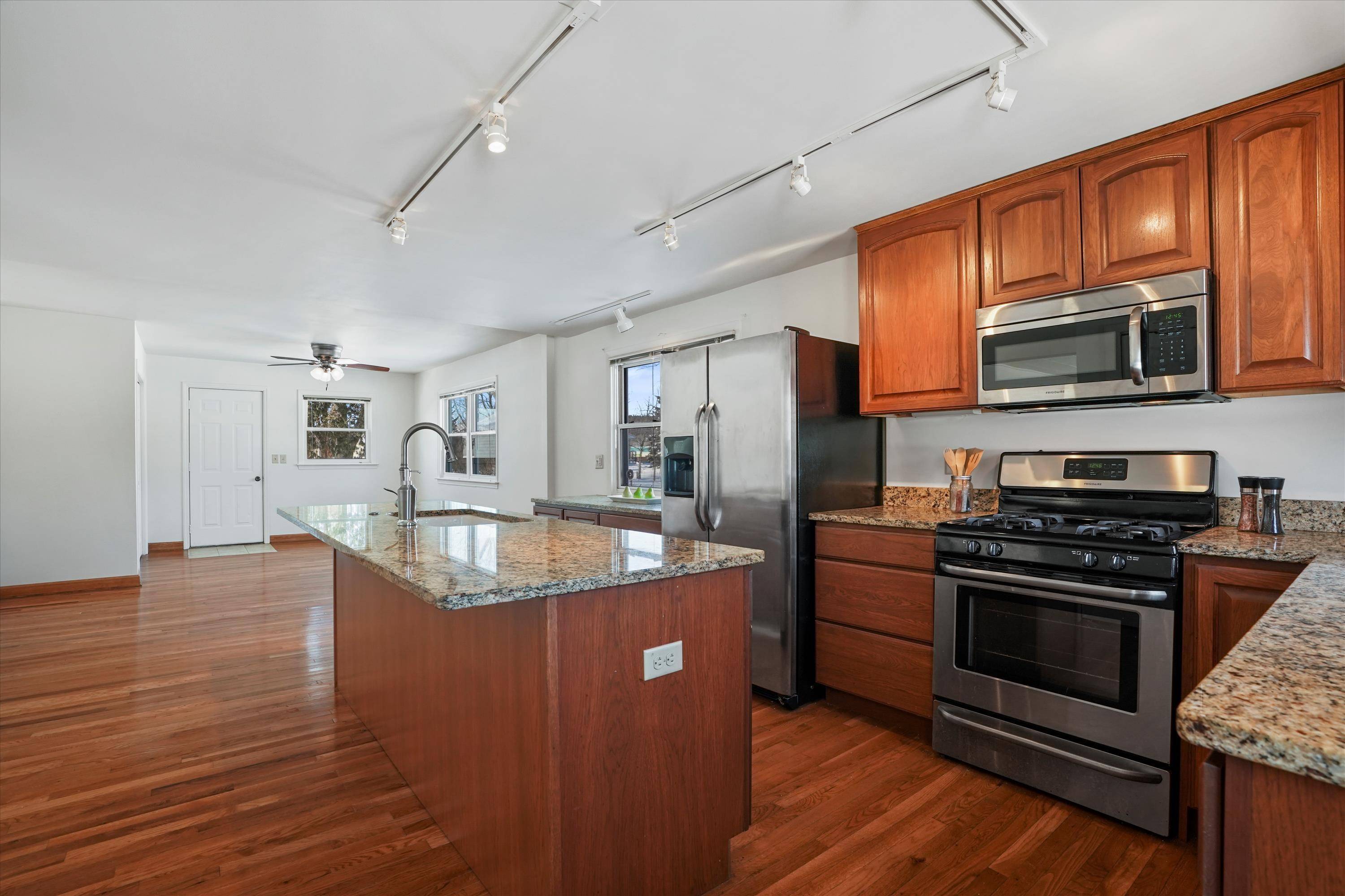 Mcfarland, WI 53558,6010 Lake St