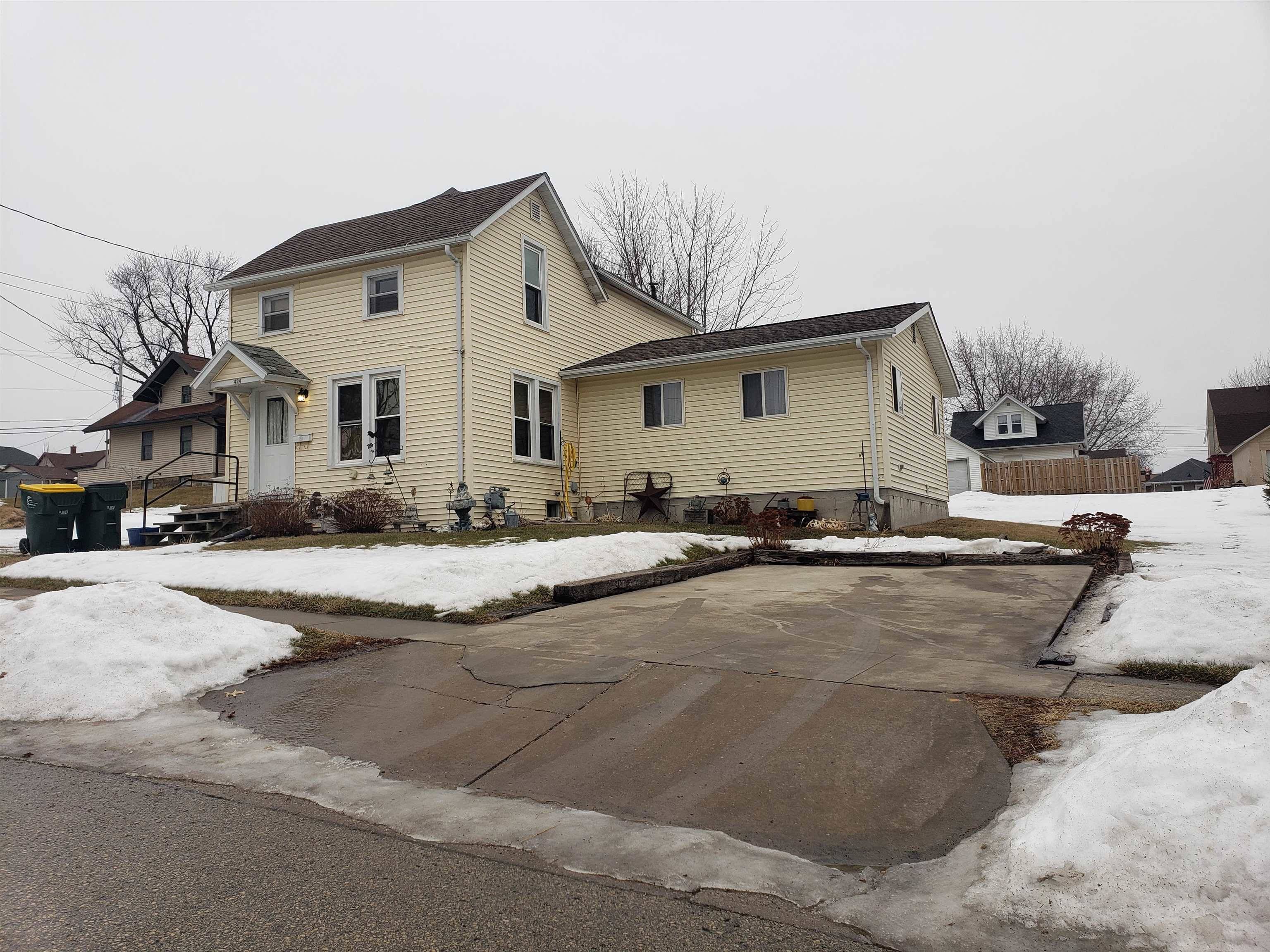 Lancaster, WI 53813,424 S Washington St