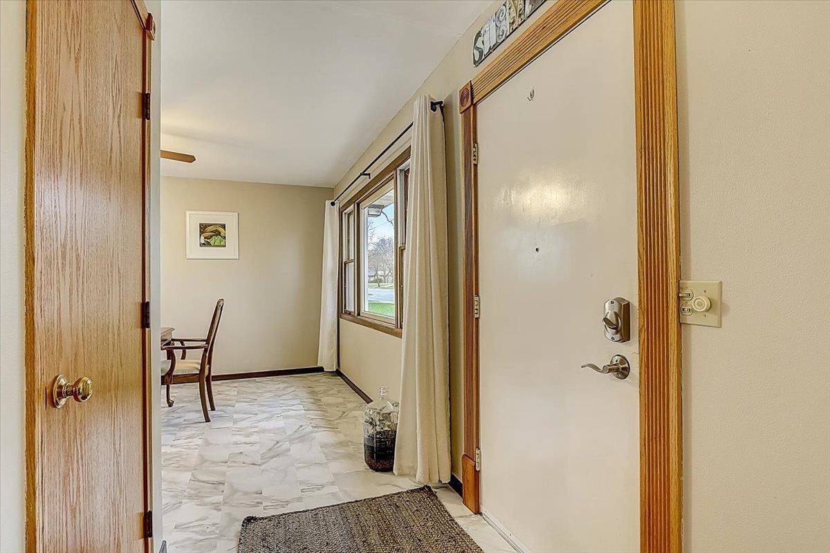 Madison, WI 53711,2209 Prairie Rd