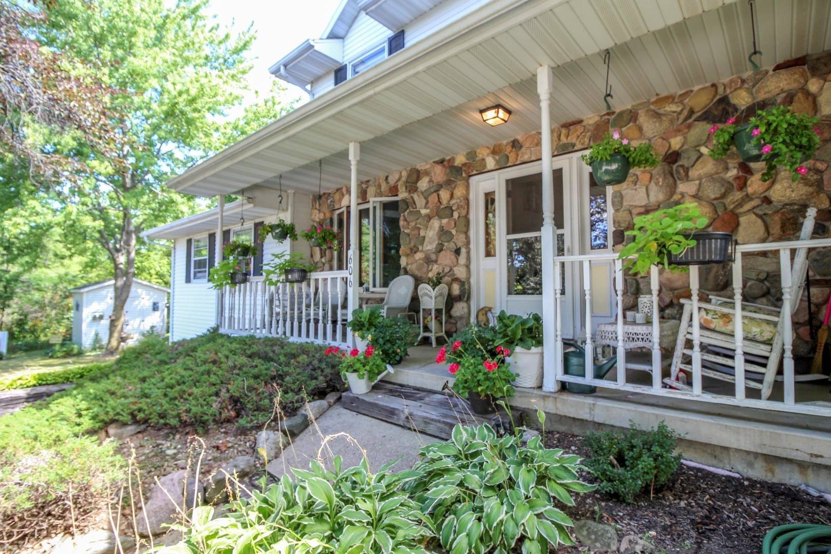 Jefferson, WI 53549-1369,606 N Midway Ave