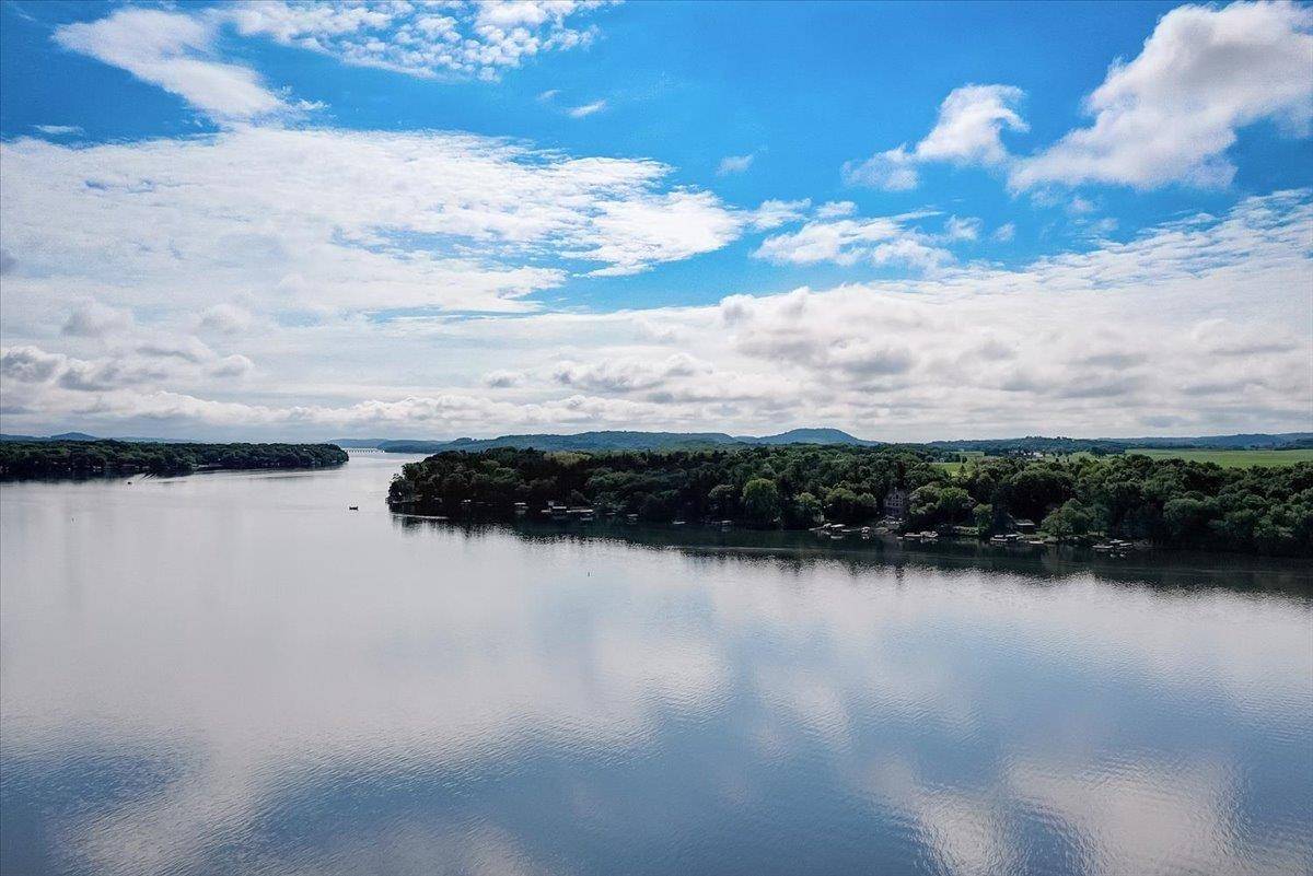 Merrimac, WI 53561,E12812 Wynding Way