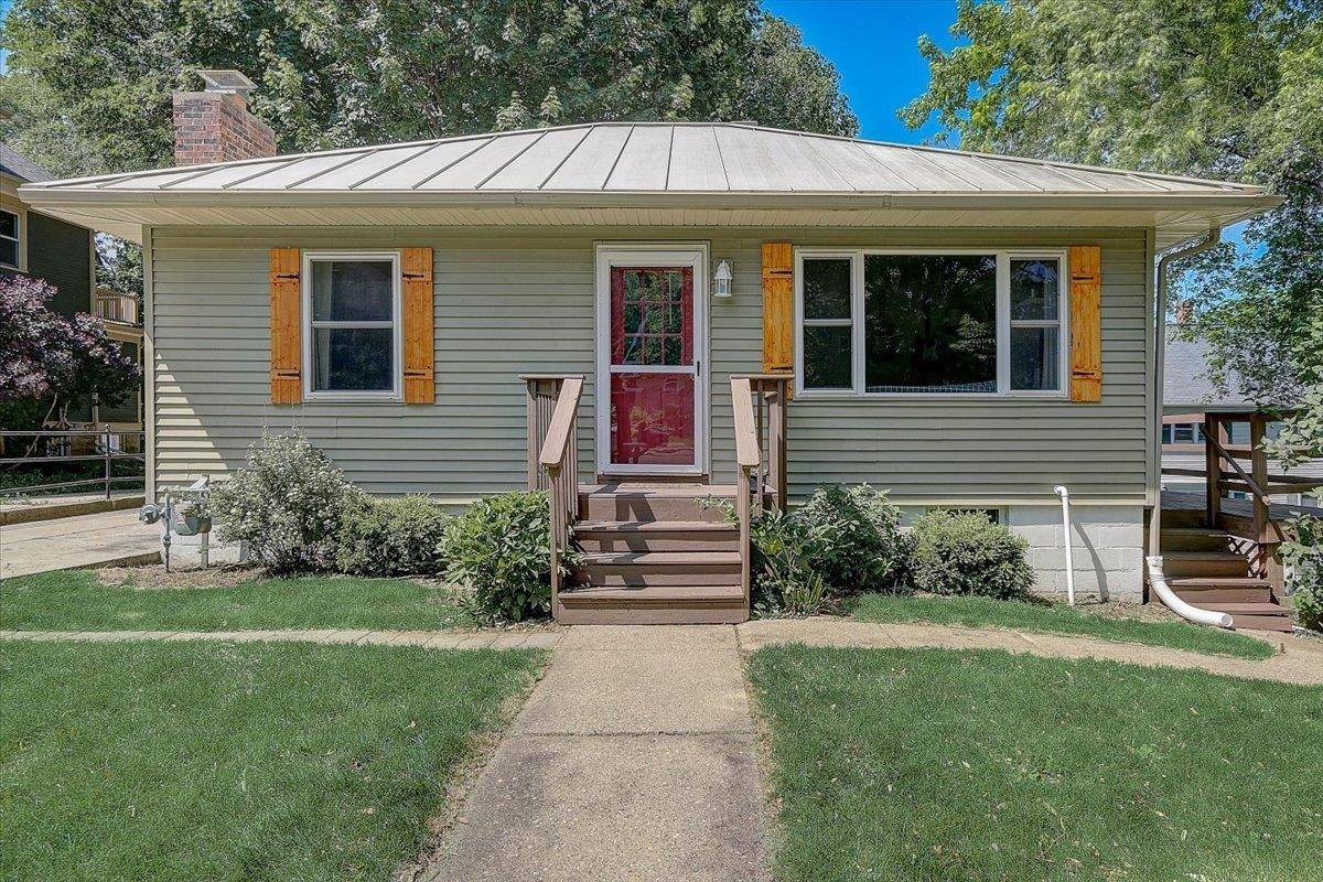 Mount Horeb, WI 53572,312 Oak St