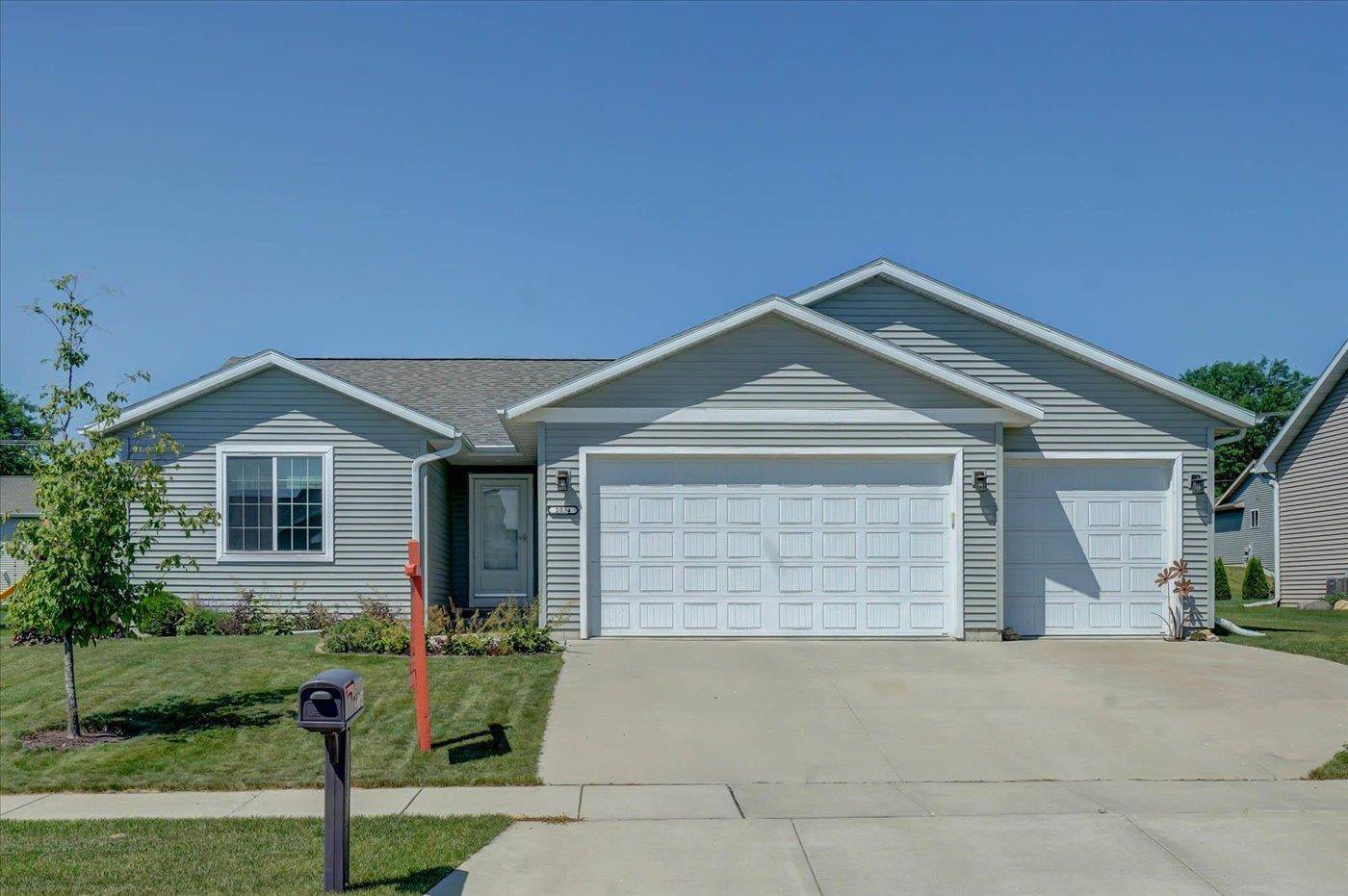Stoughton, WI 53589,2034 Carl Ave
