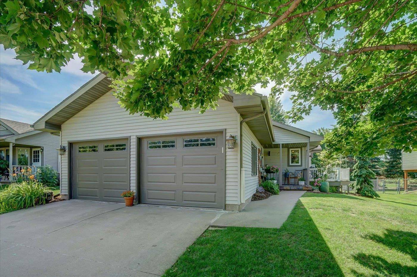 Deforest, WI 53532,915 Clover Ln