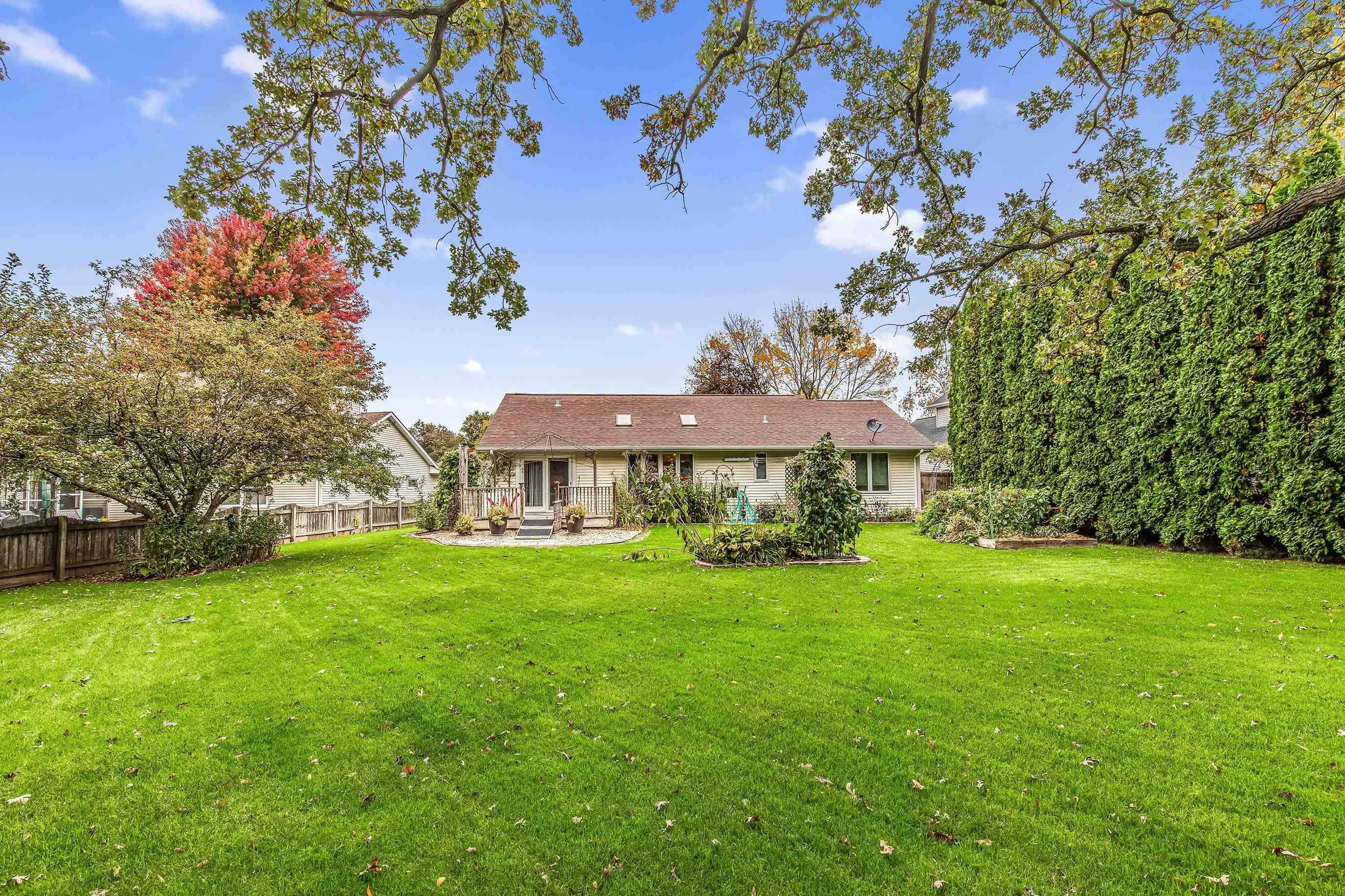 Mcfarland, WI 53558,5807 BLACK WALNUT Drive