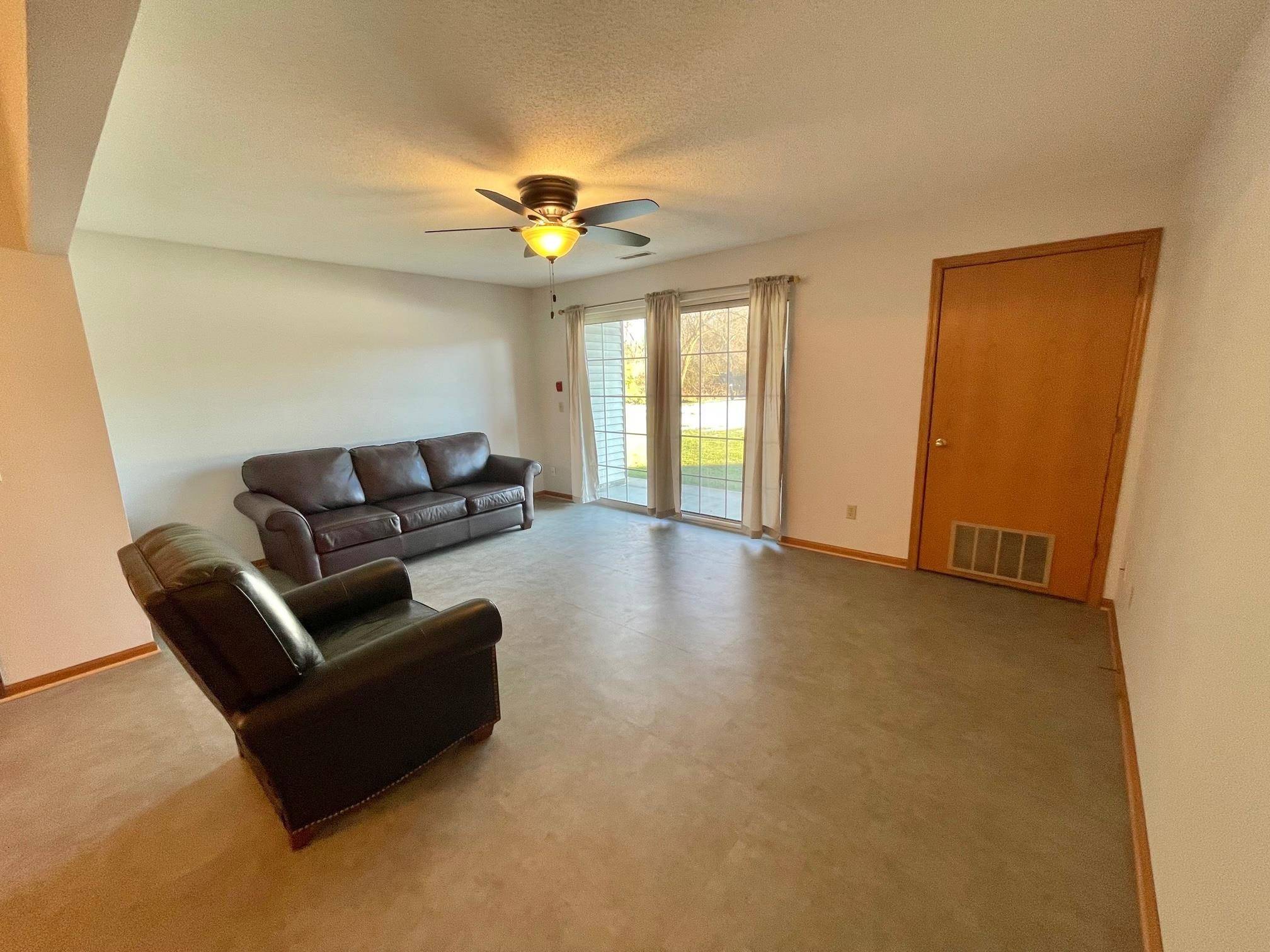 Oregon, WI 53575,867 Park St #102