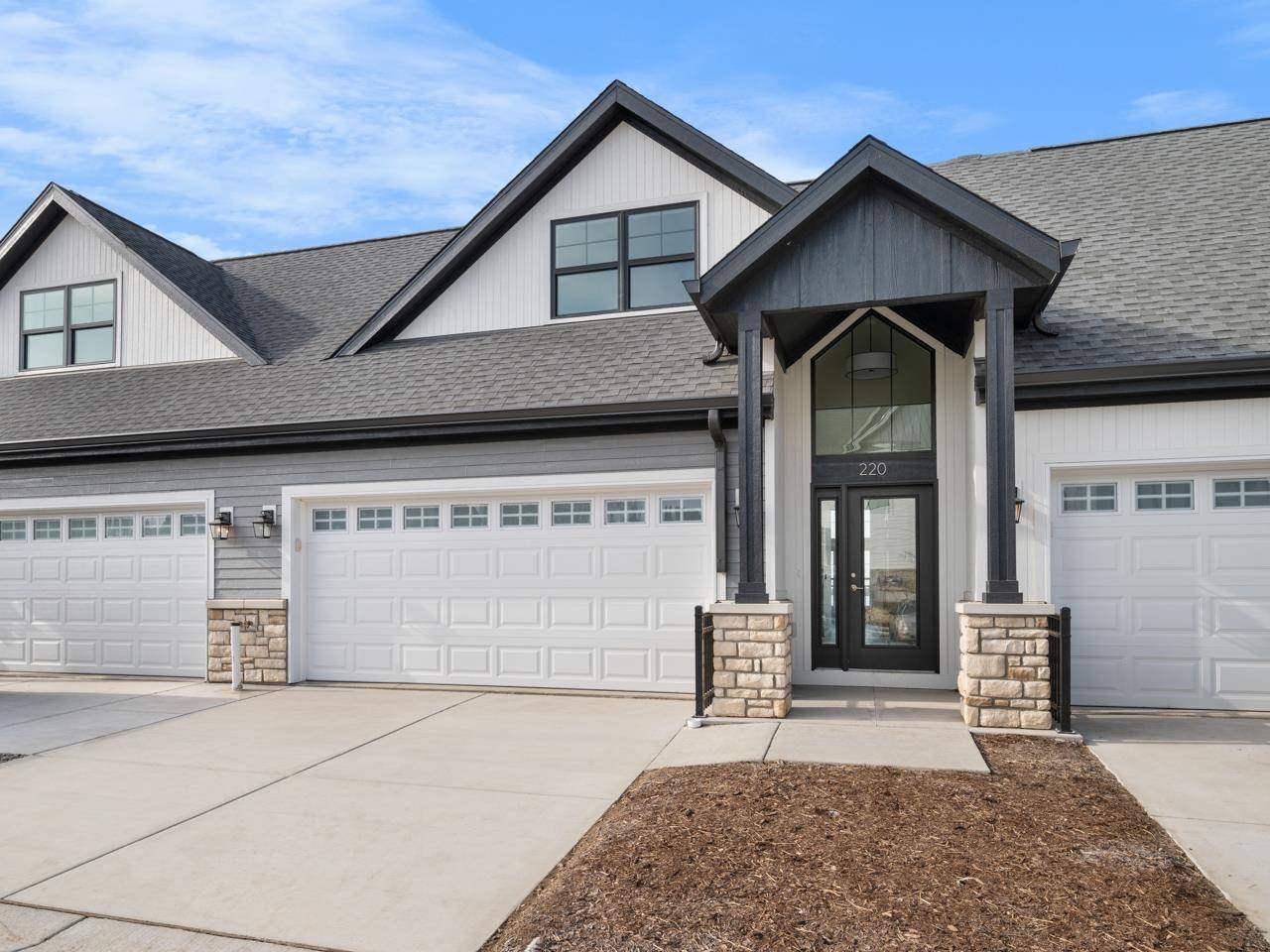 Beaver Dam, WI 53916,202 Lakeview Lane