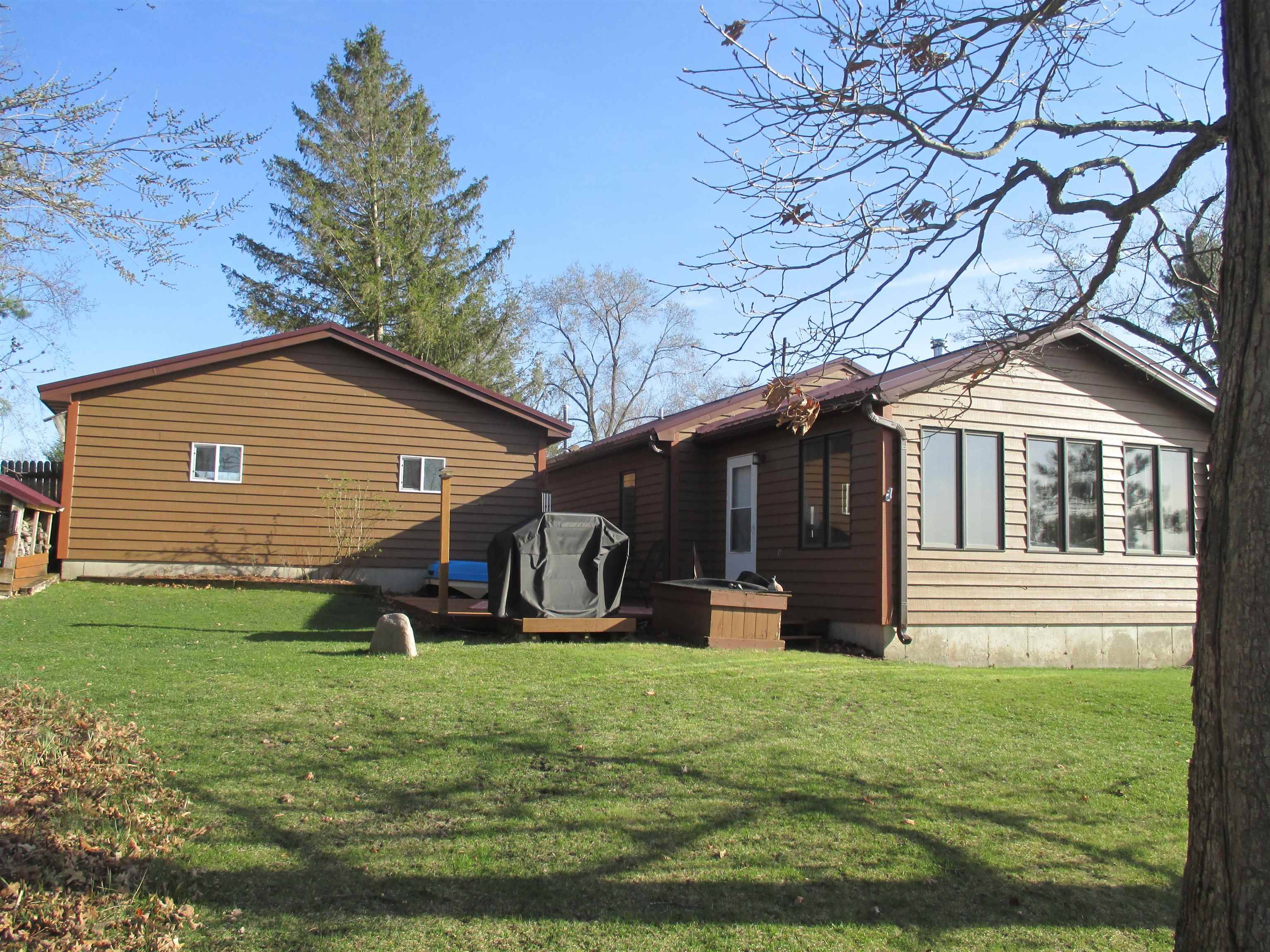 Montello, WI 53949,N3031 Lakeview Dr