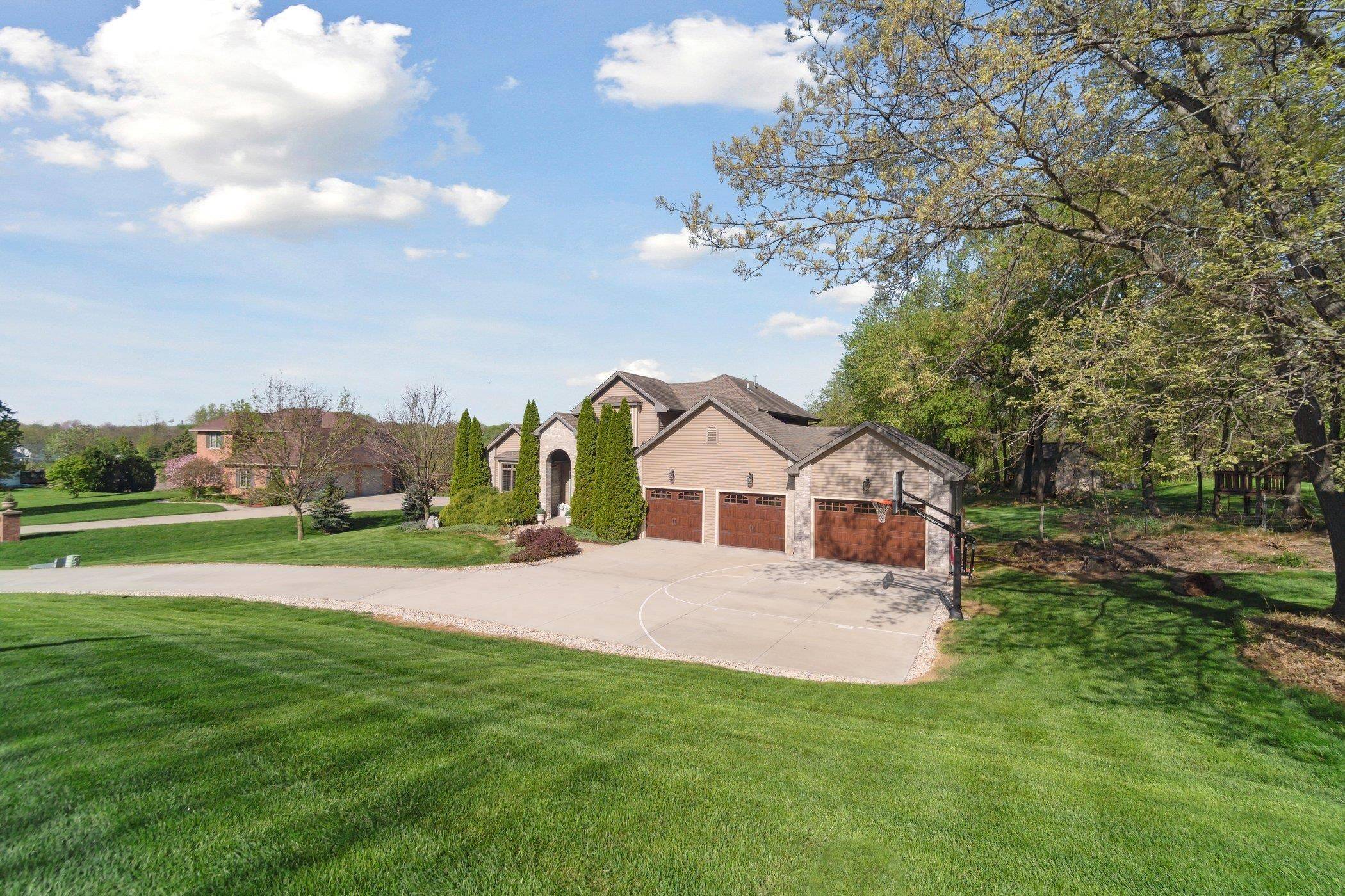 Milton, WI 53563,8241 N Ridge Trail