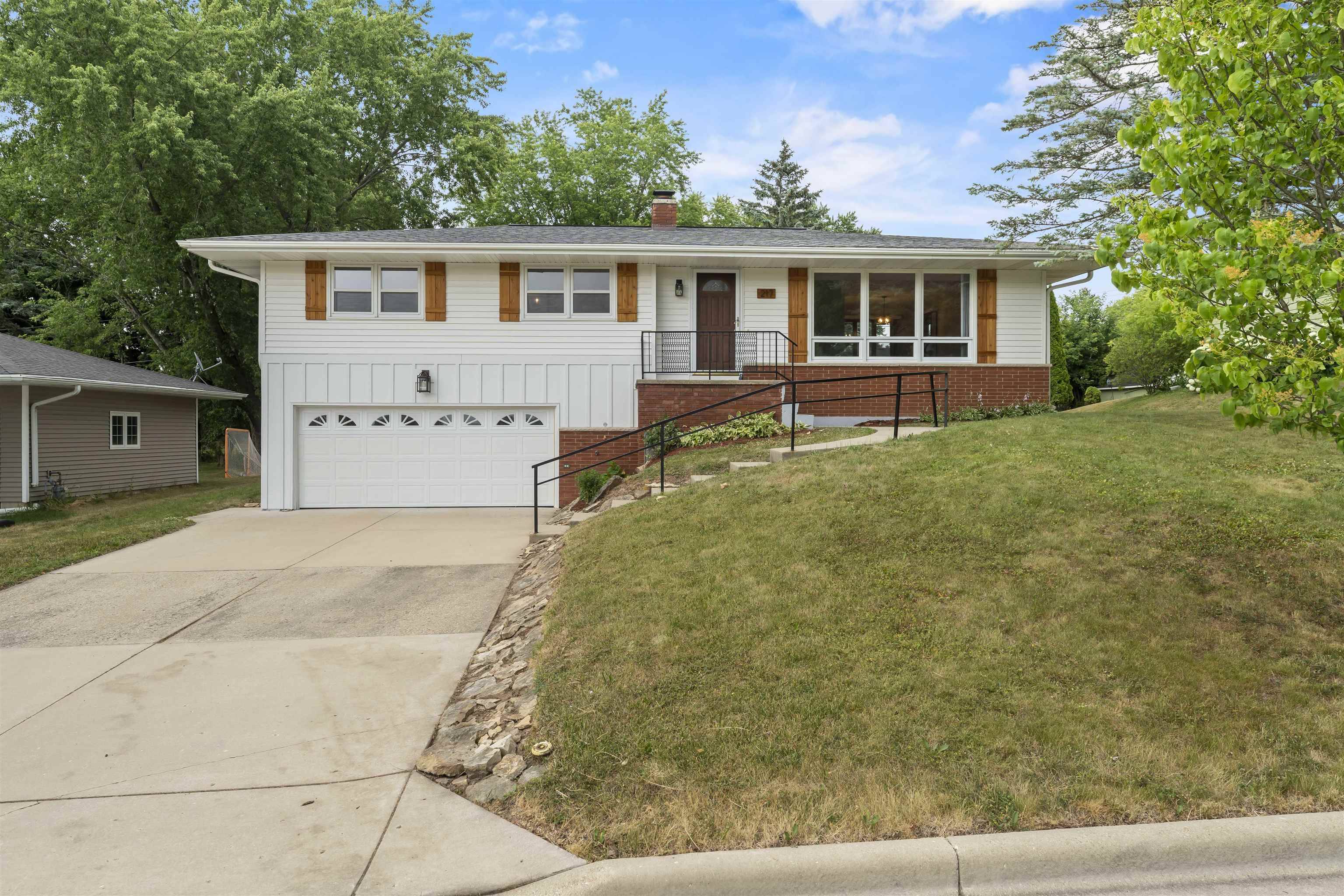 Deforest, WI 53532,217 Sanford Drive