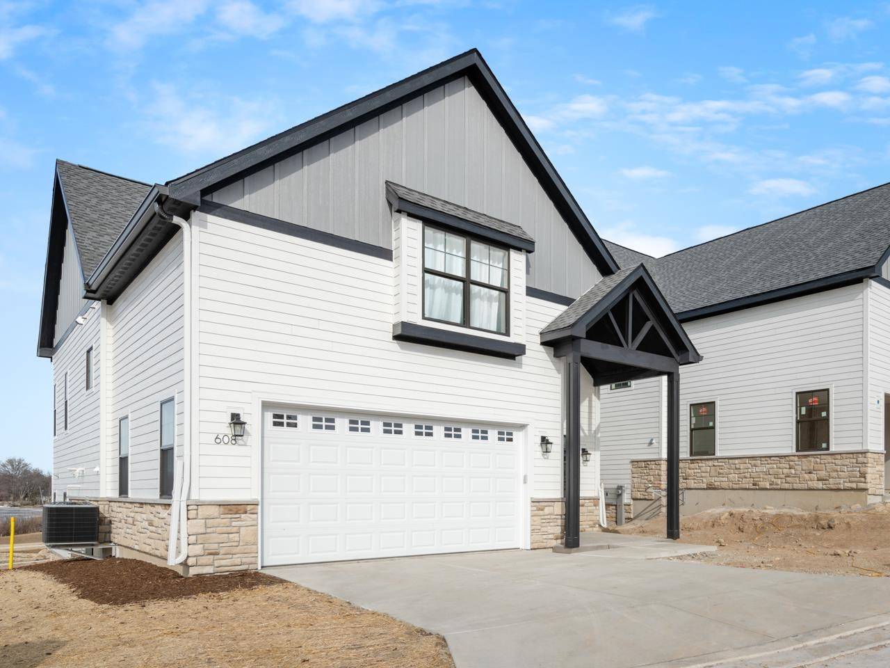 Beaver Dam, WI 53916,600 Monarch Lane #101