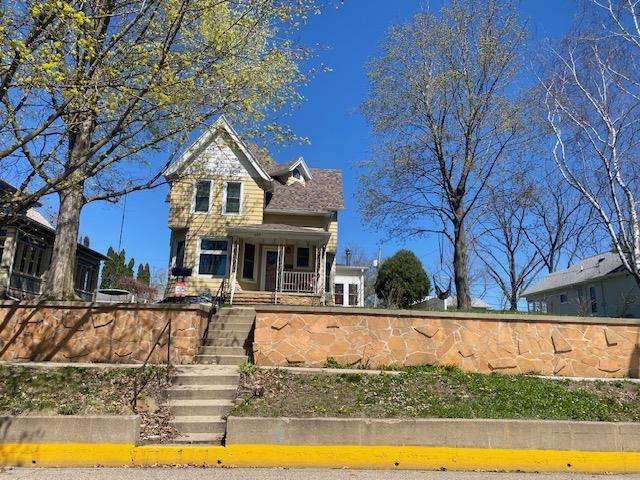 Baraboo, WI 53913-0143,526 2nd Avenue