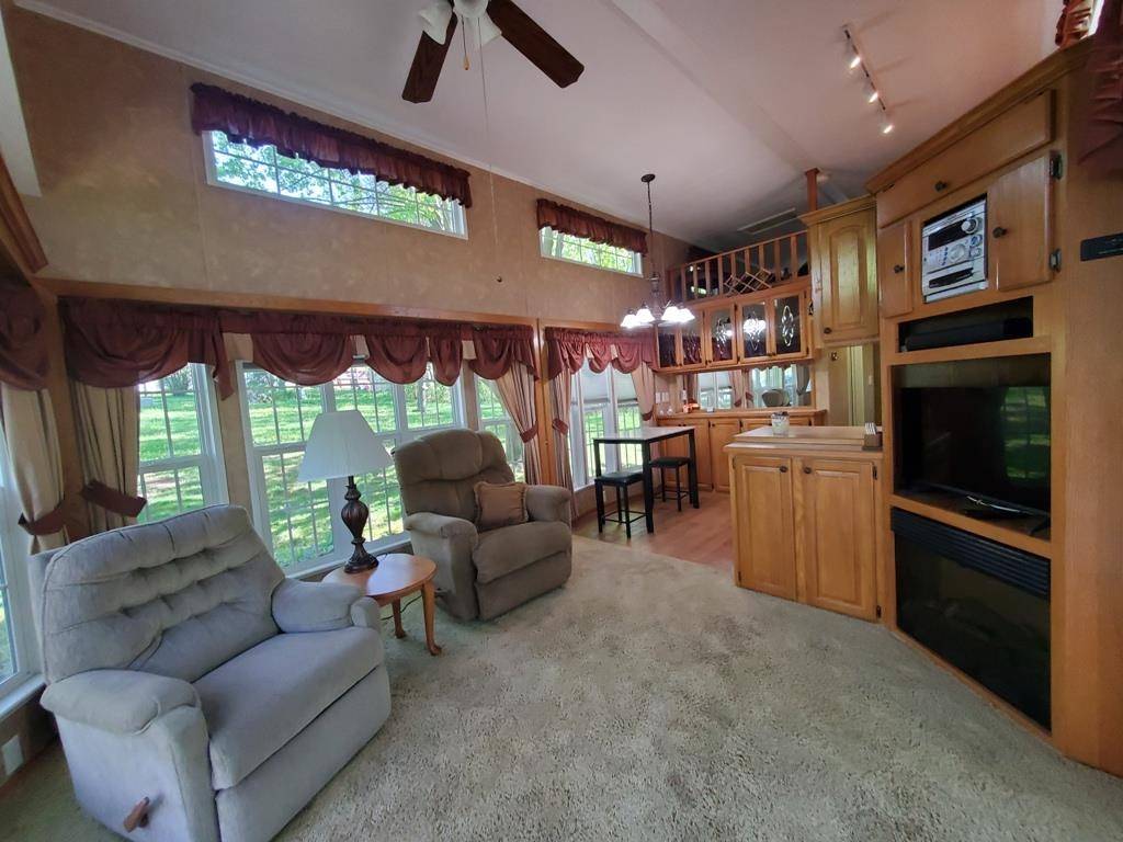 Edgerton, WI 53534,490 Skyline Drive
