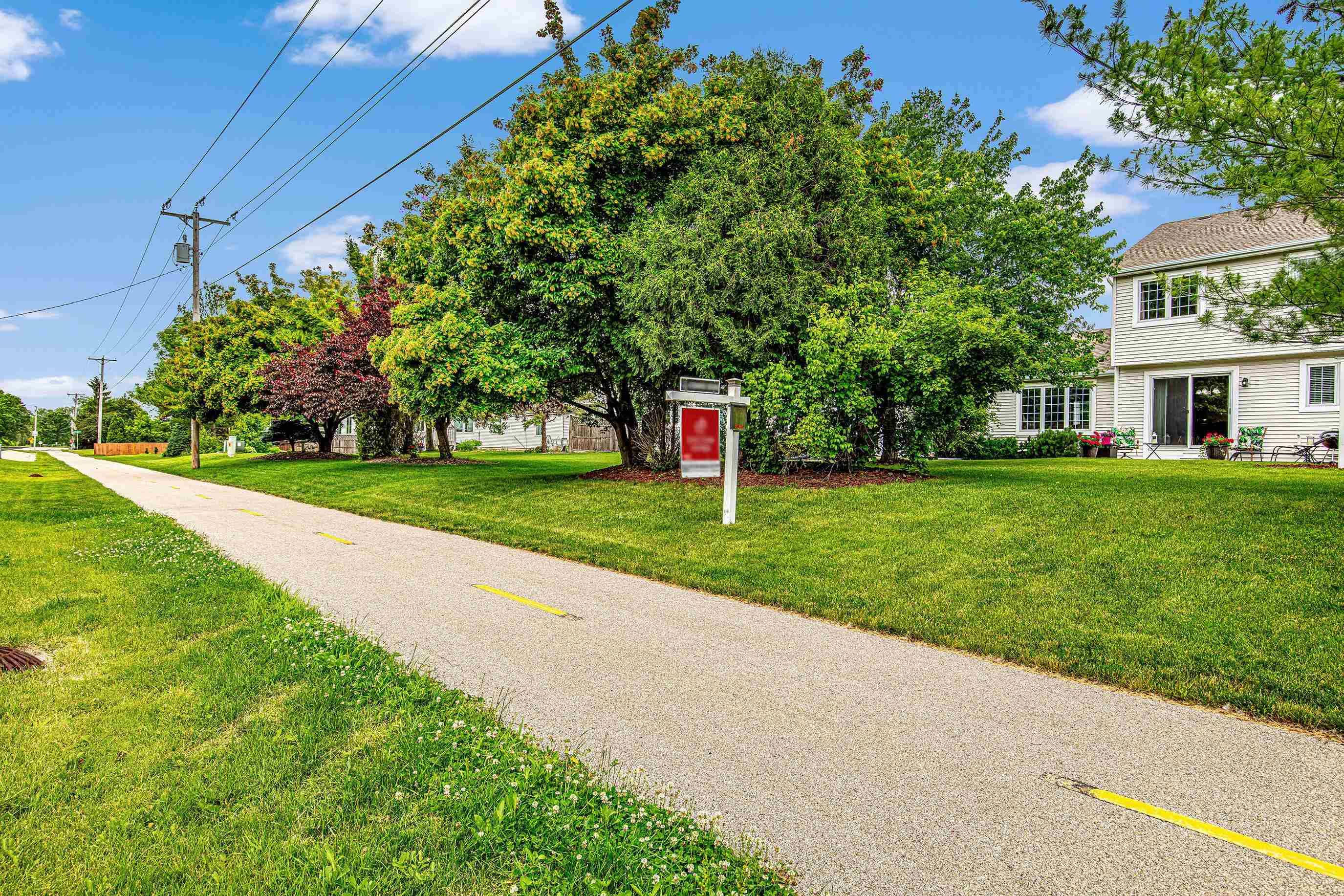 Mcfarland, WI 53558,5907 E OPEN Meadow