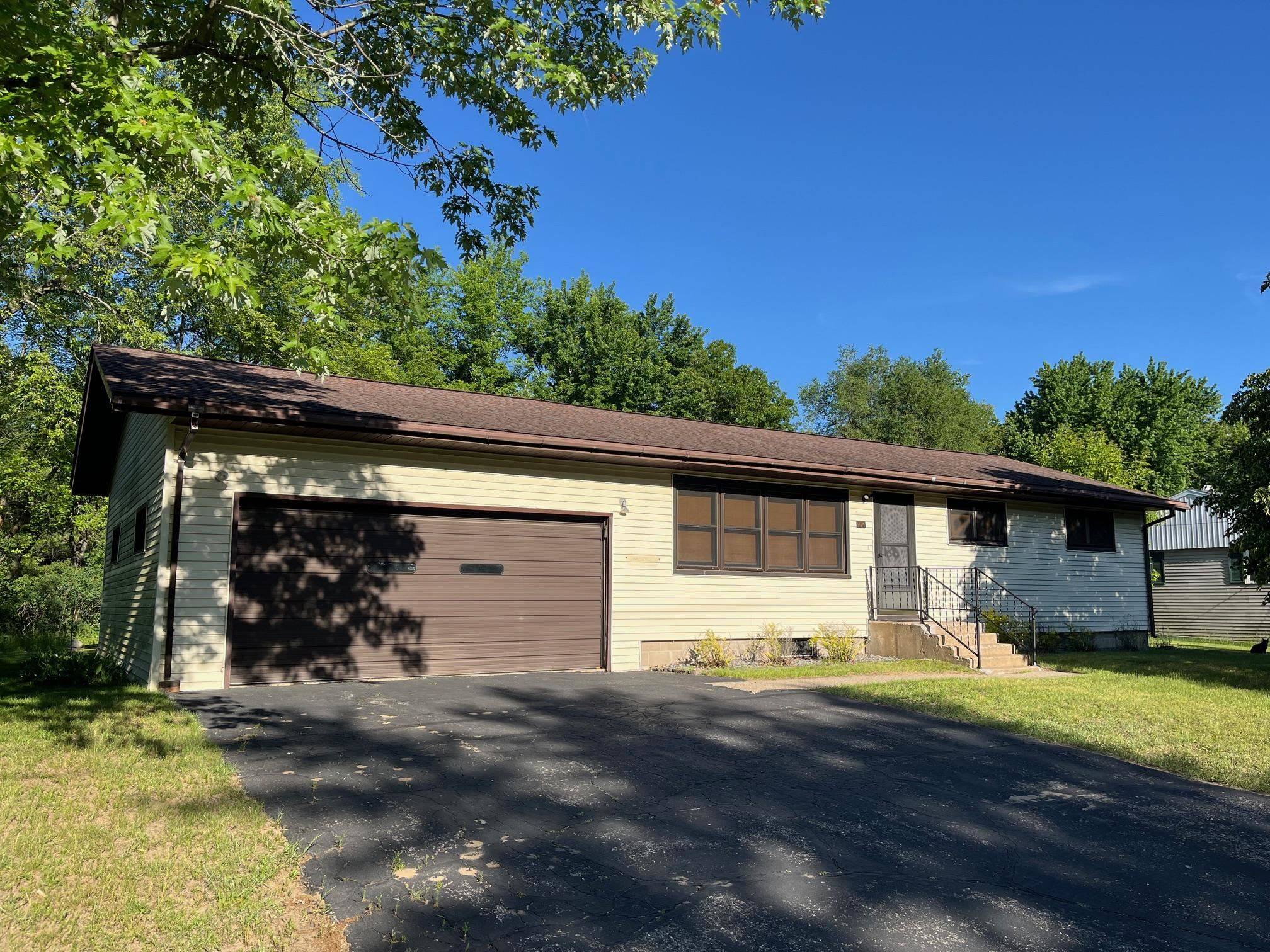 Adams, WI 53910,104 N Pierce Street