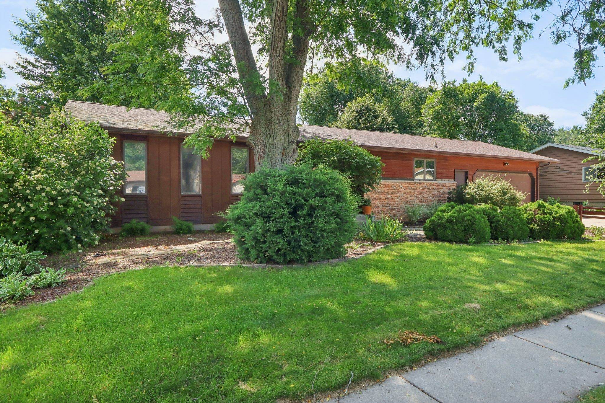 Black Earth, WI 53515,1817 East Street