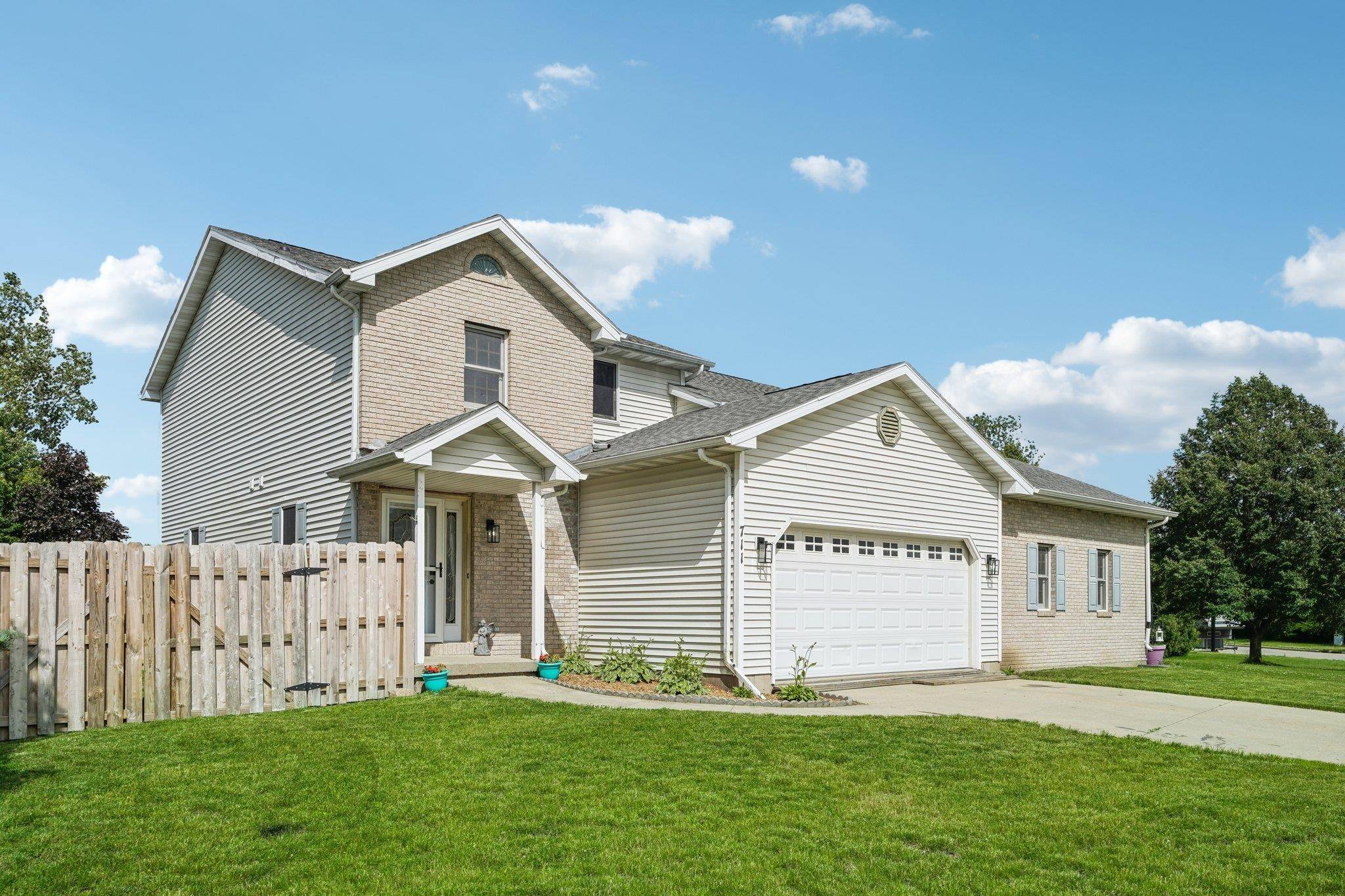 Sun Prairie, WI 53590,711 Edgemore Drive