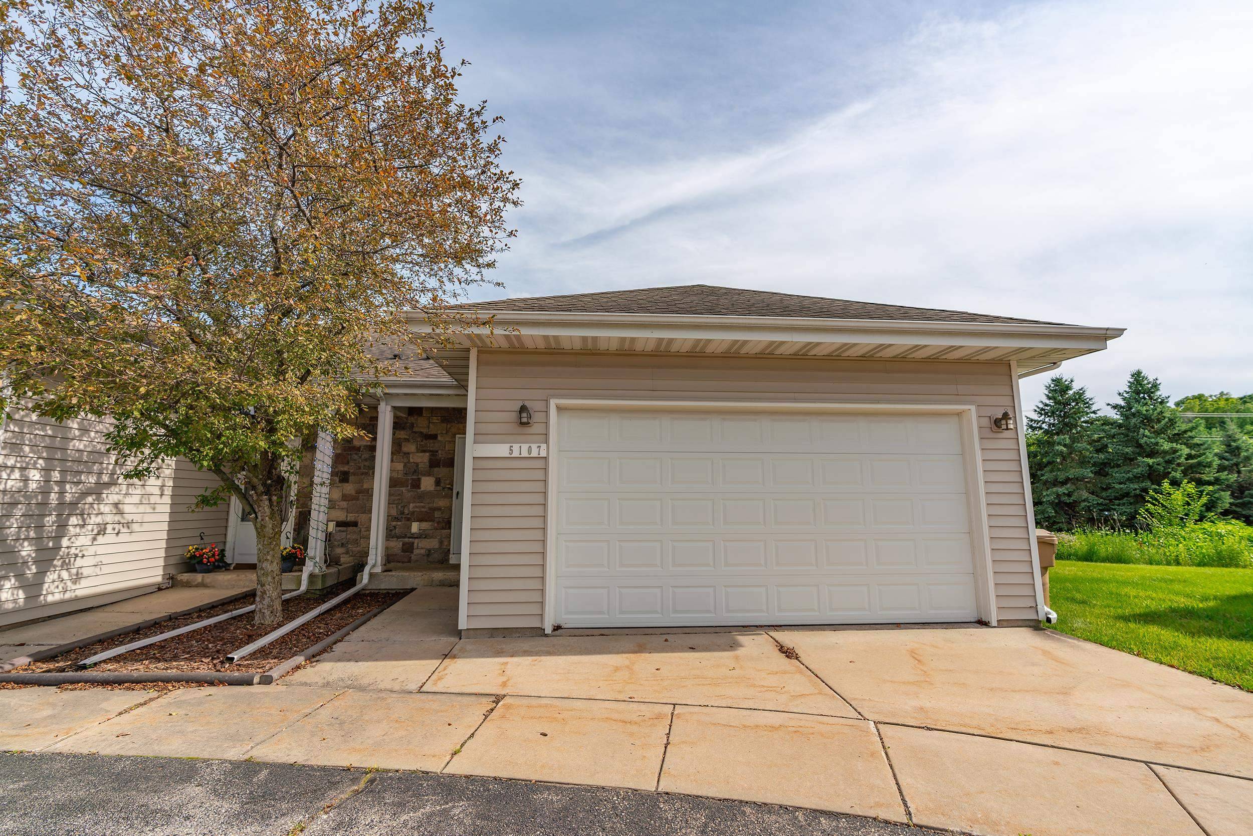 Madison, WI 53718,5107 Merwood Lane #107