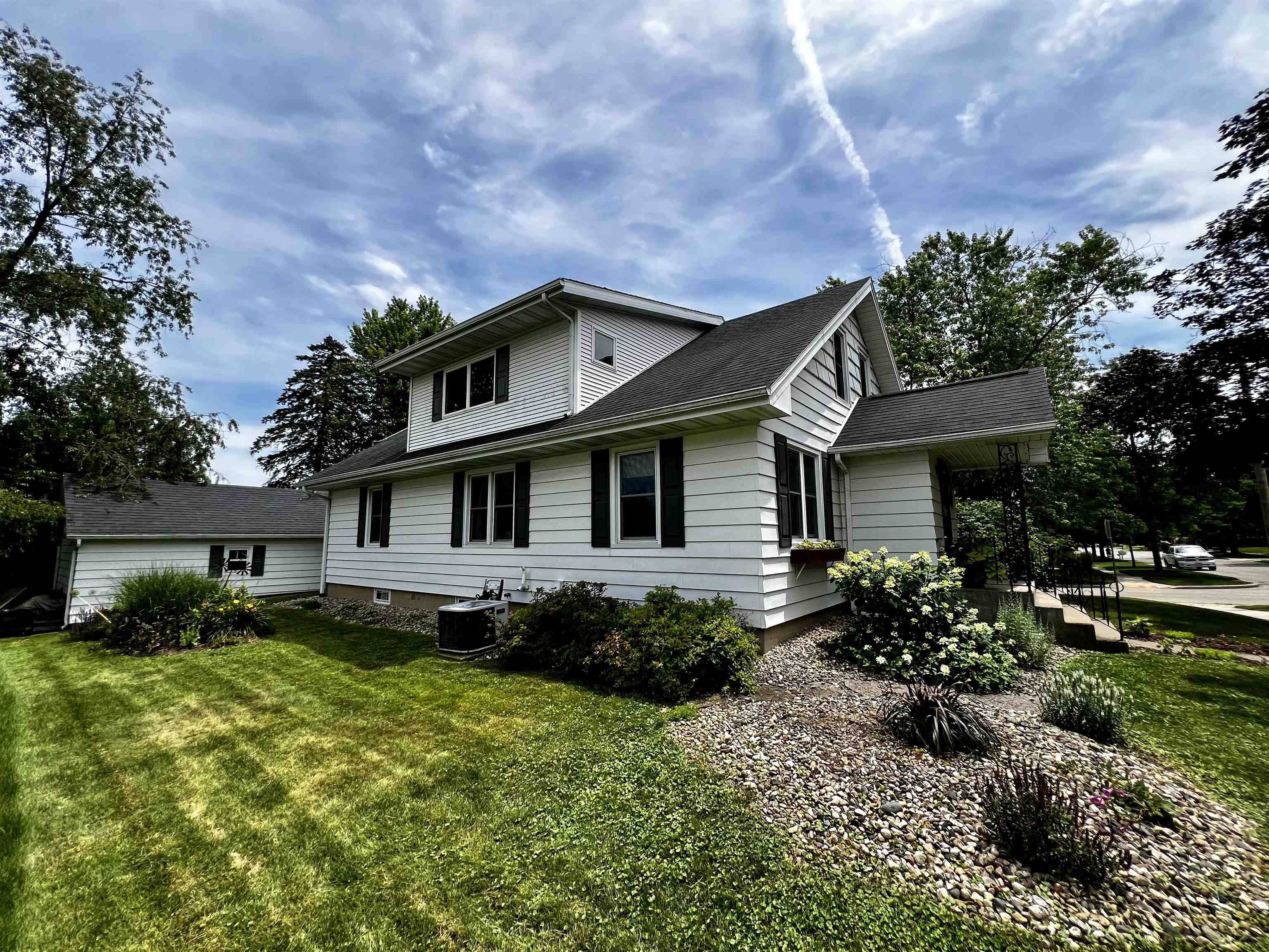 New Glarus, WI 53574,918 1st Street