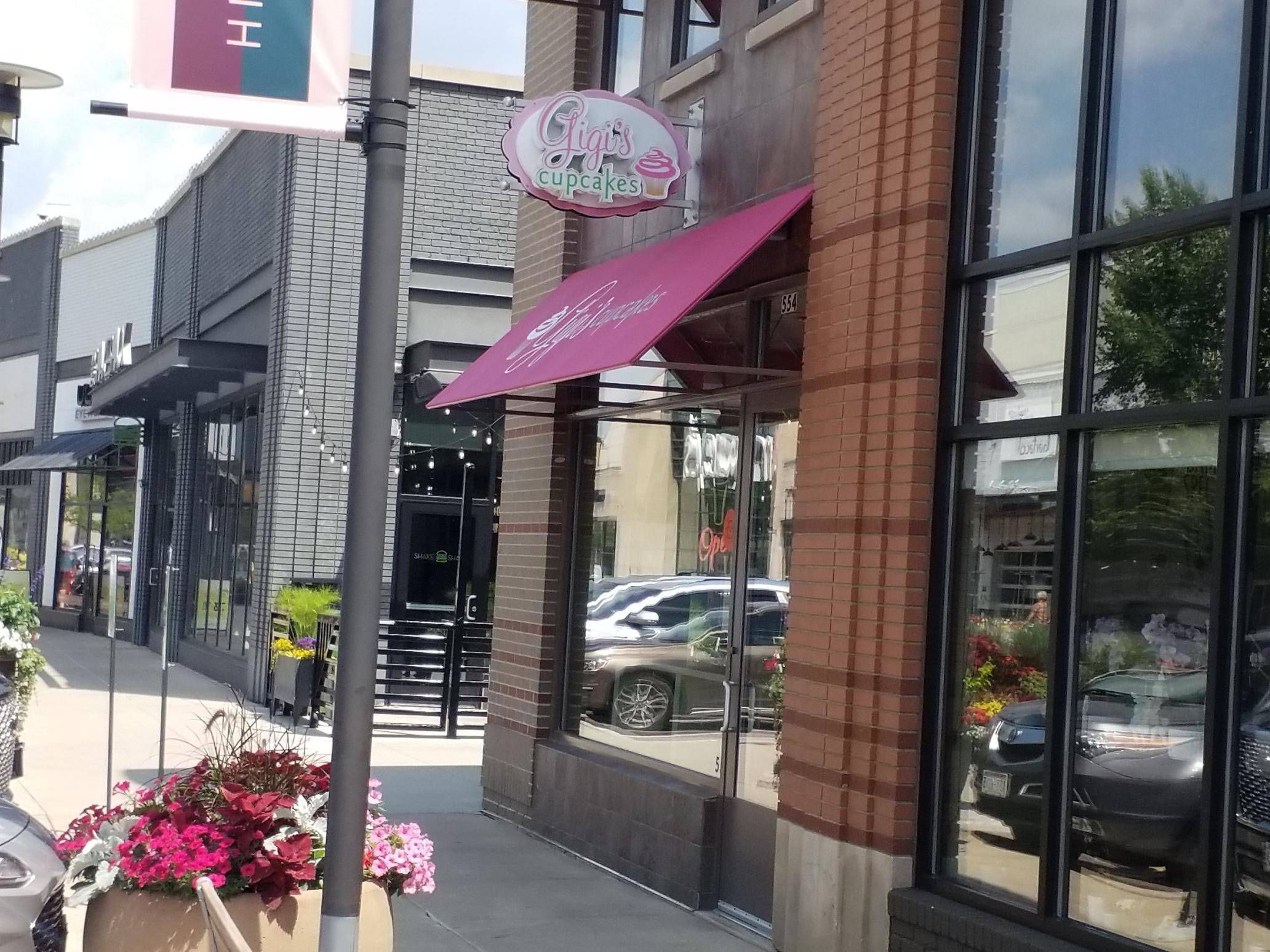 Wauwatosa, WI 53222,2751 N Mayfair Road #G