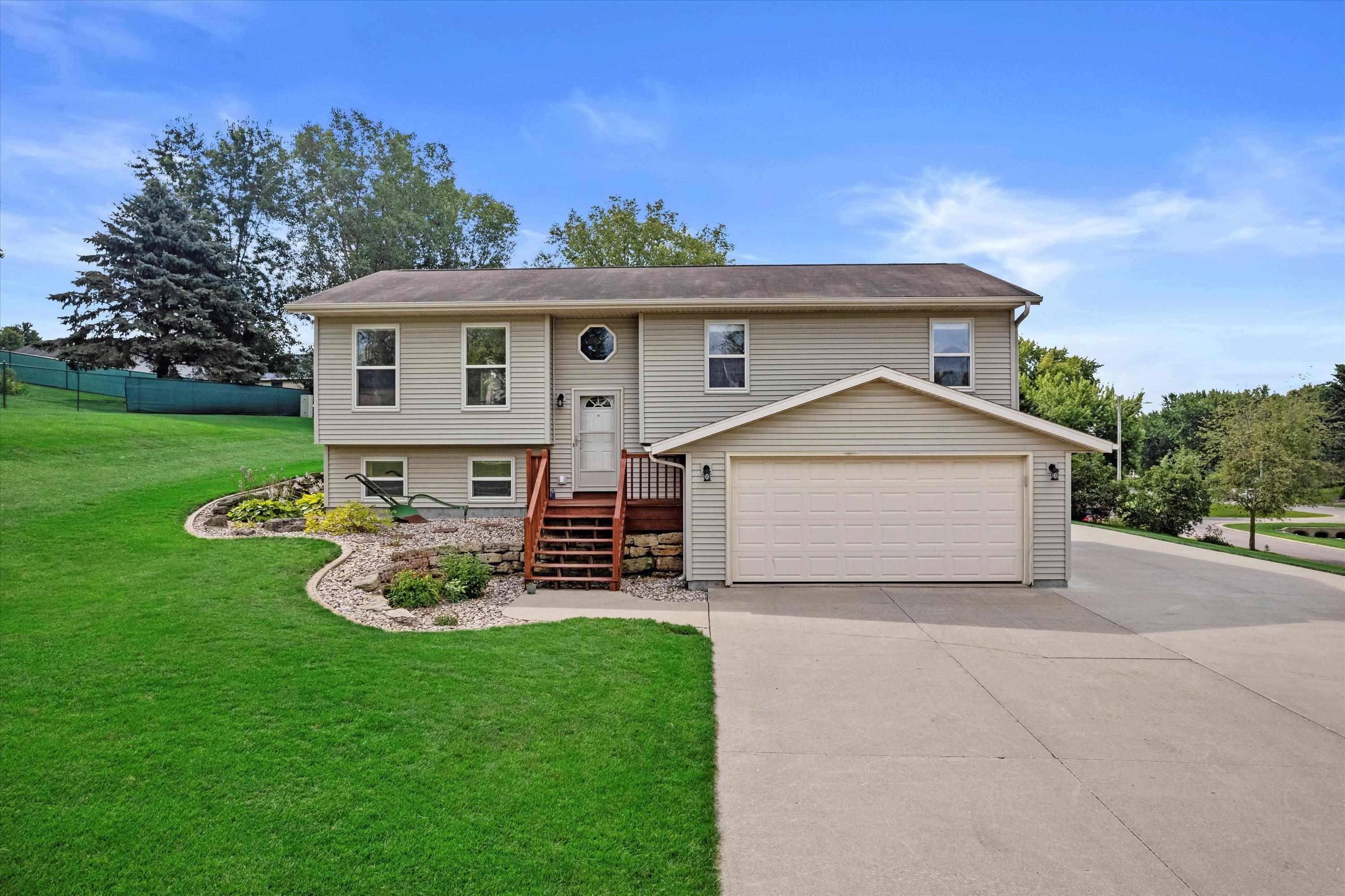 Barneveld, WI 53507,102 Victoria Lane