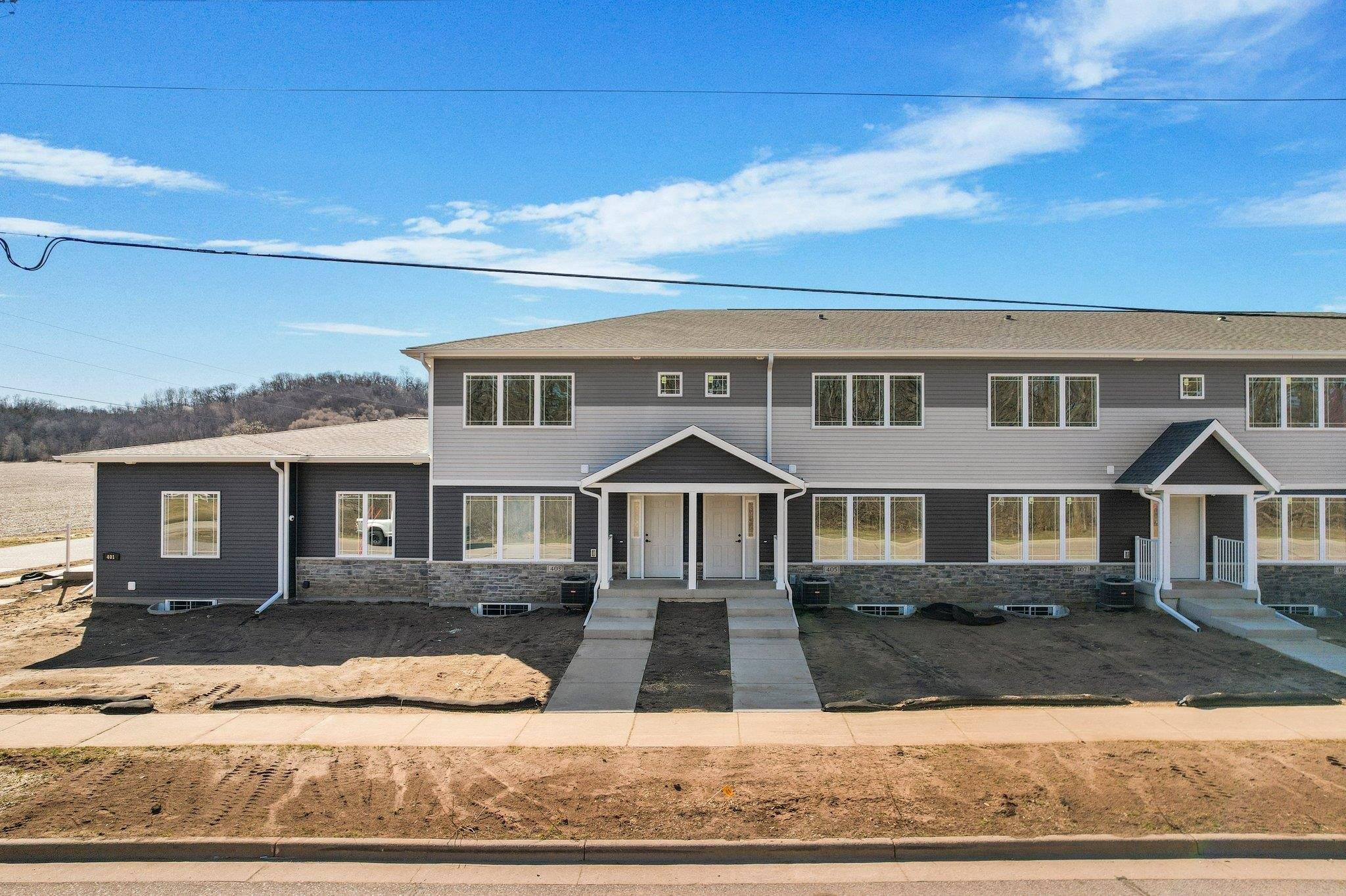 Mazomanie, WI 53560-9211,409 Emily Road