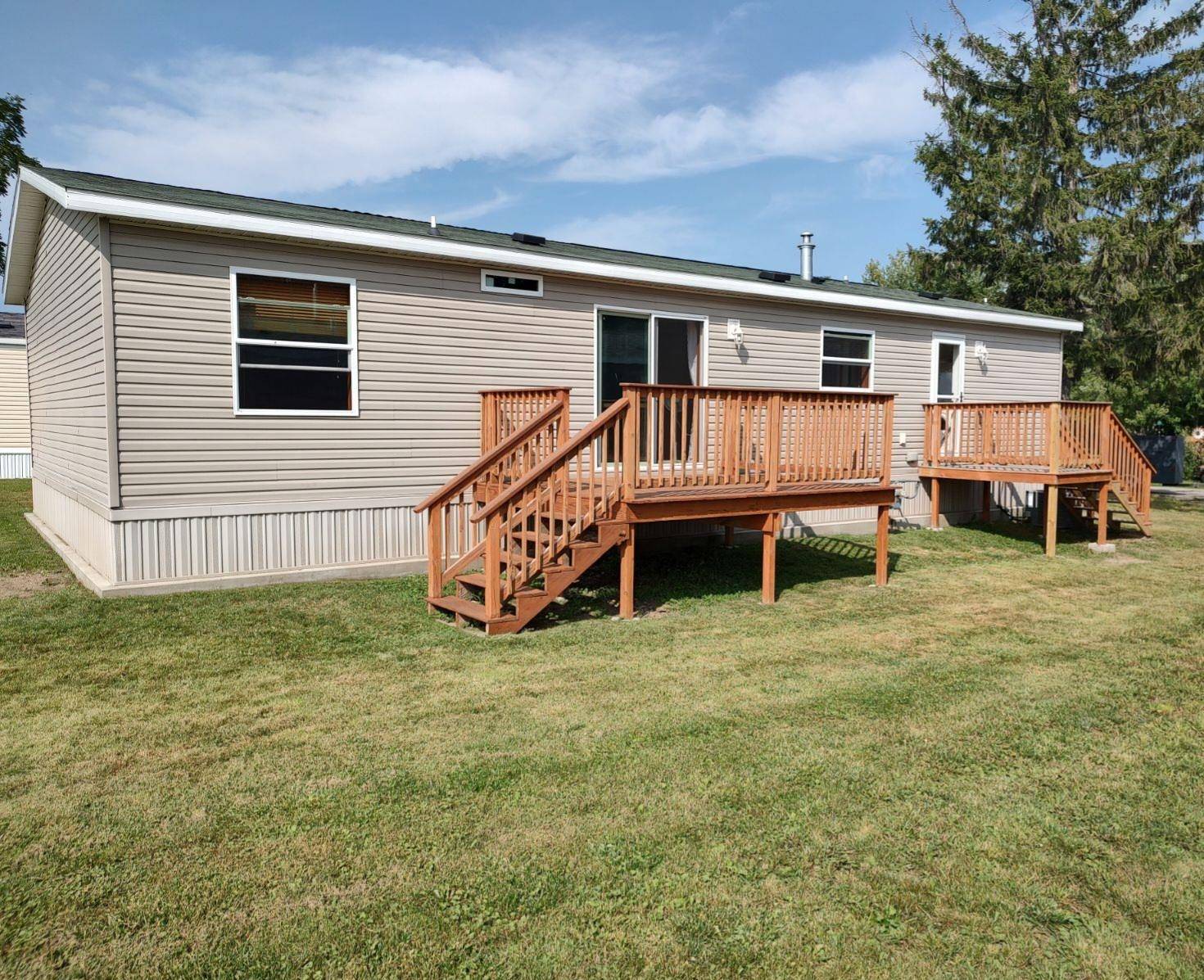 Waupun, WI 53963,916 S Madison Street #8