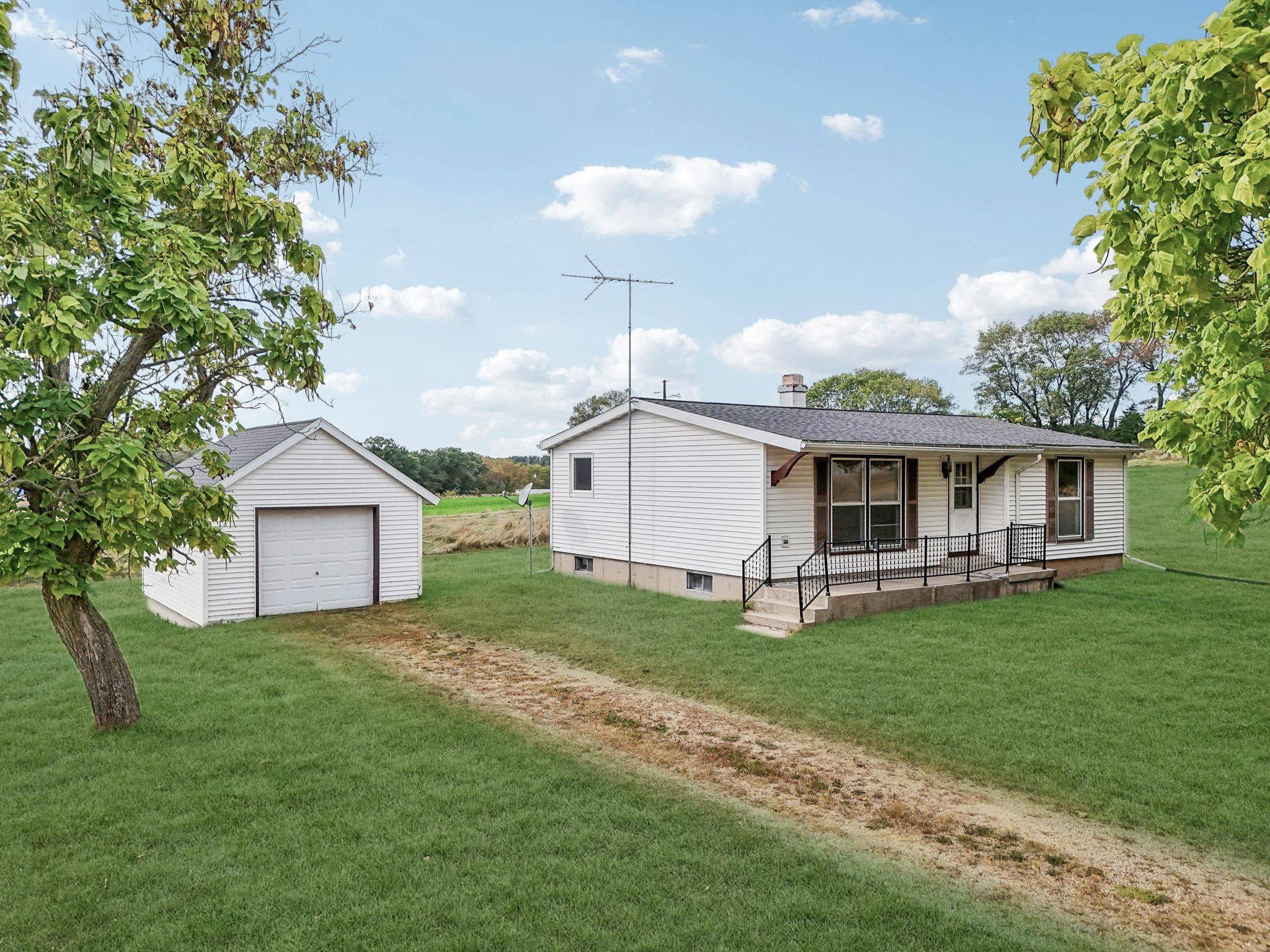 Poynette, WI 53955,N3075+N3089 Smokey Hollow Road