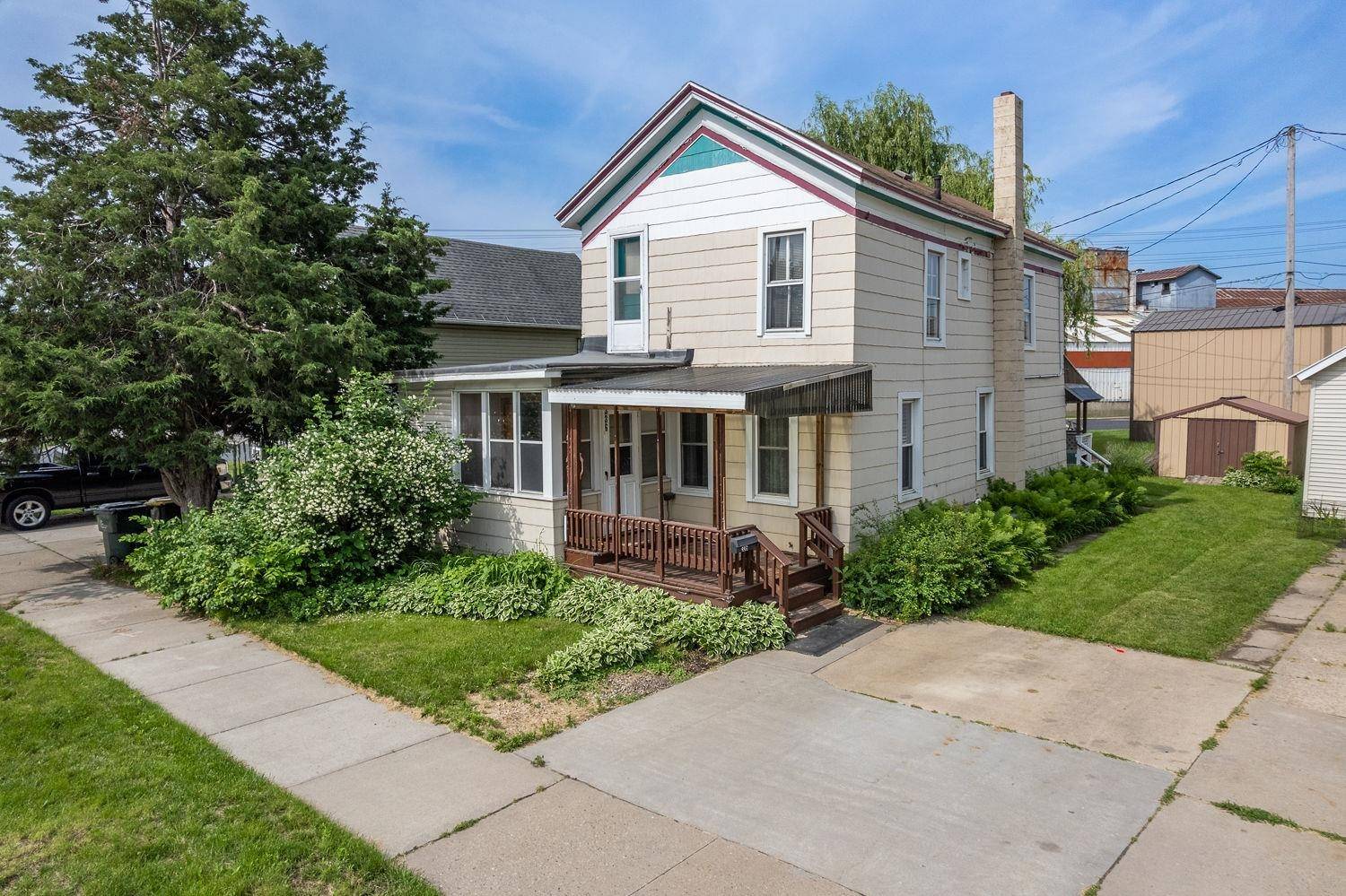 Reedsburg, WI 53959,336 S Locust Street